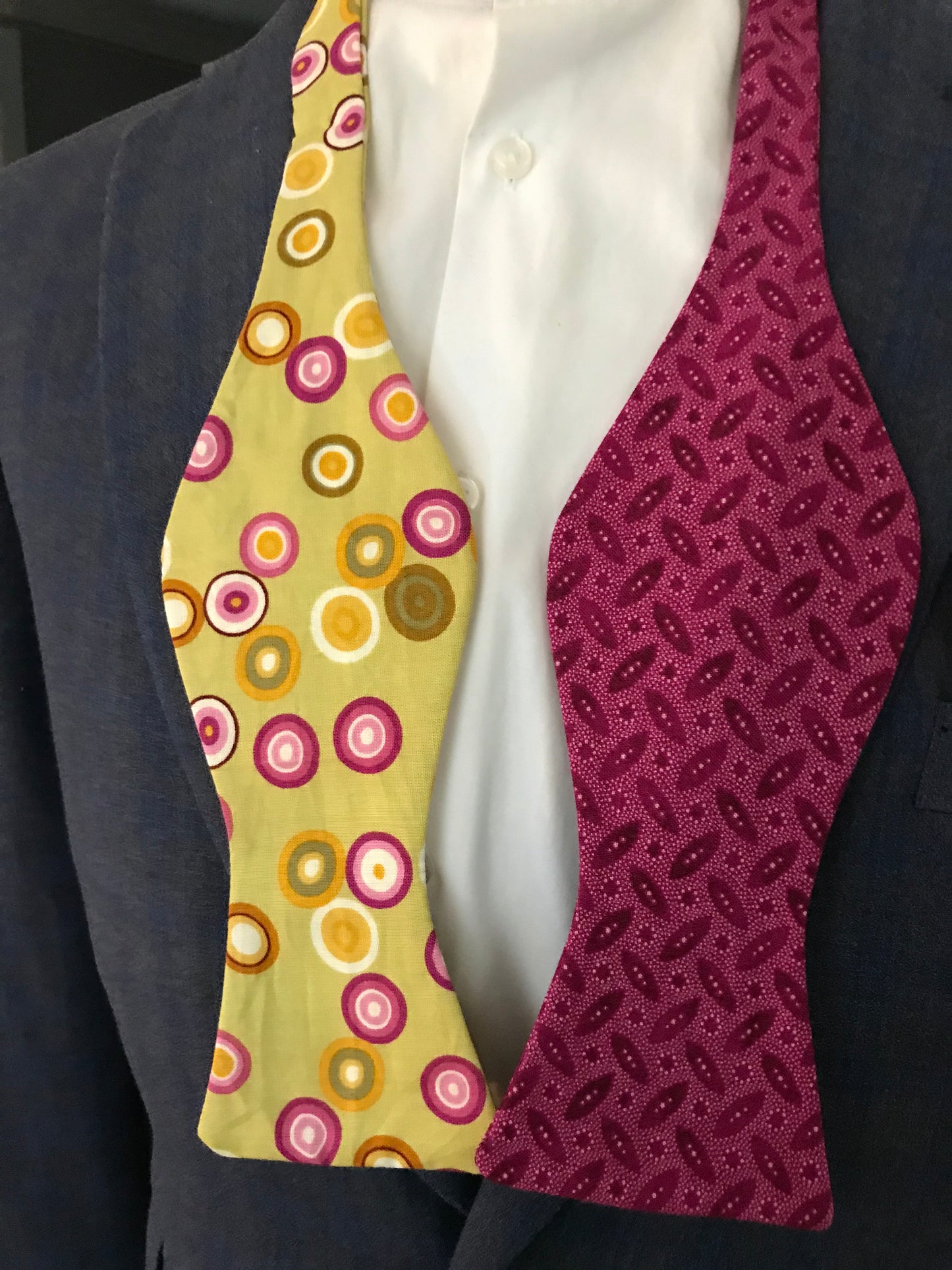 Green print and wine print reversible Bowtie set (FATBOW)