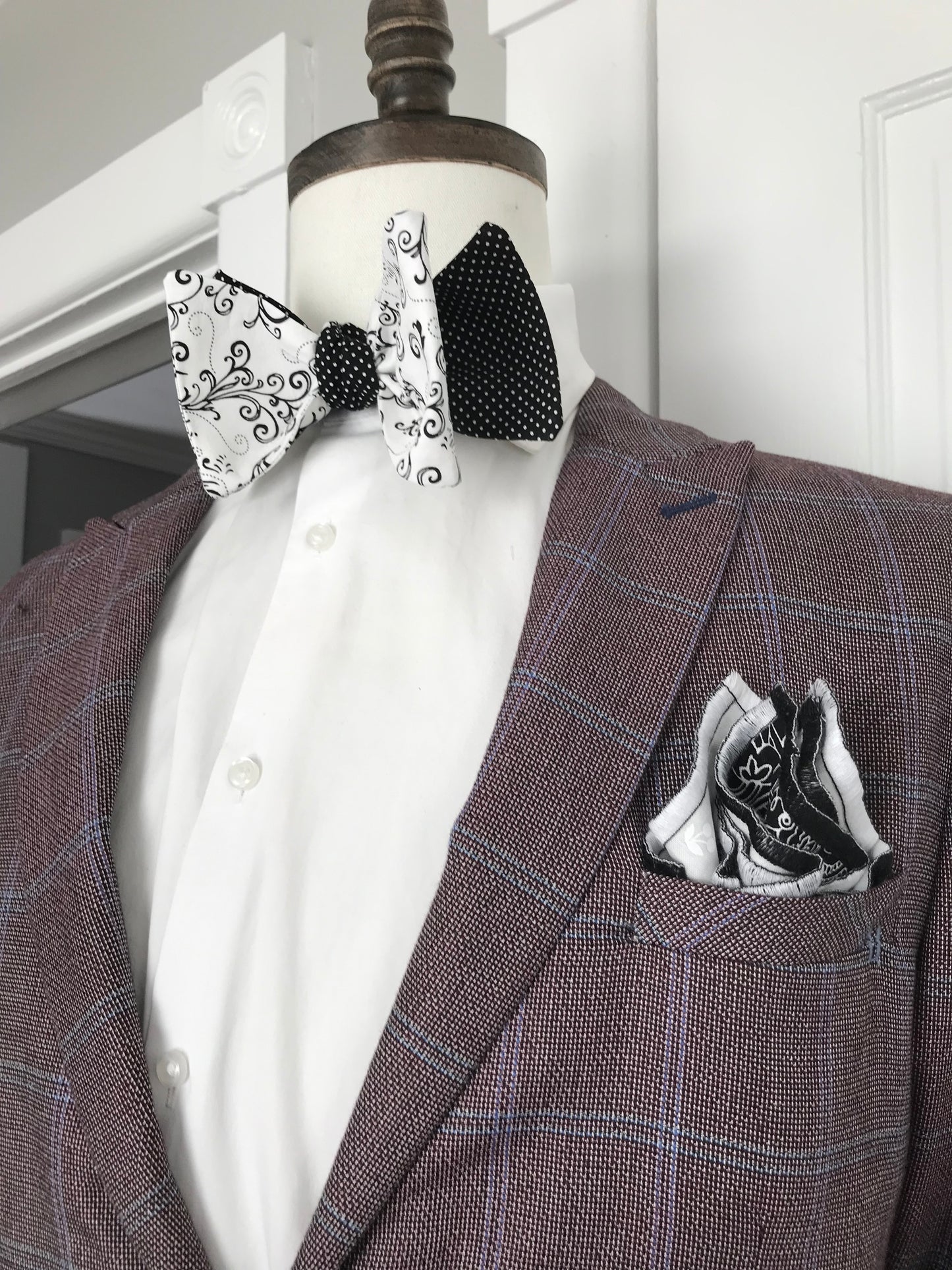 Black and white print reversible Bowtie set (FATBOW)