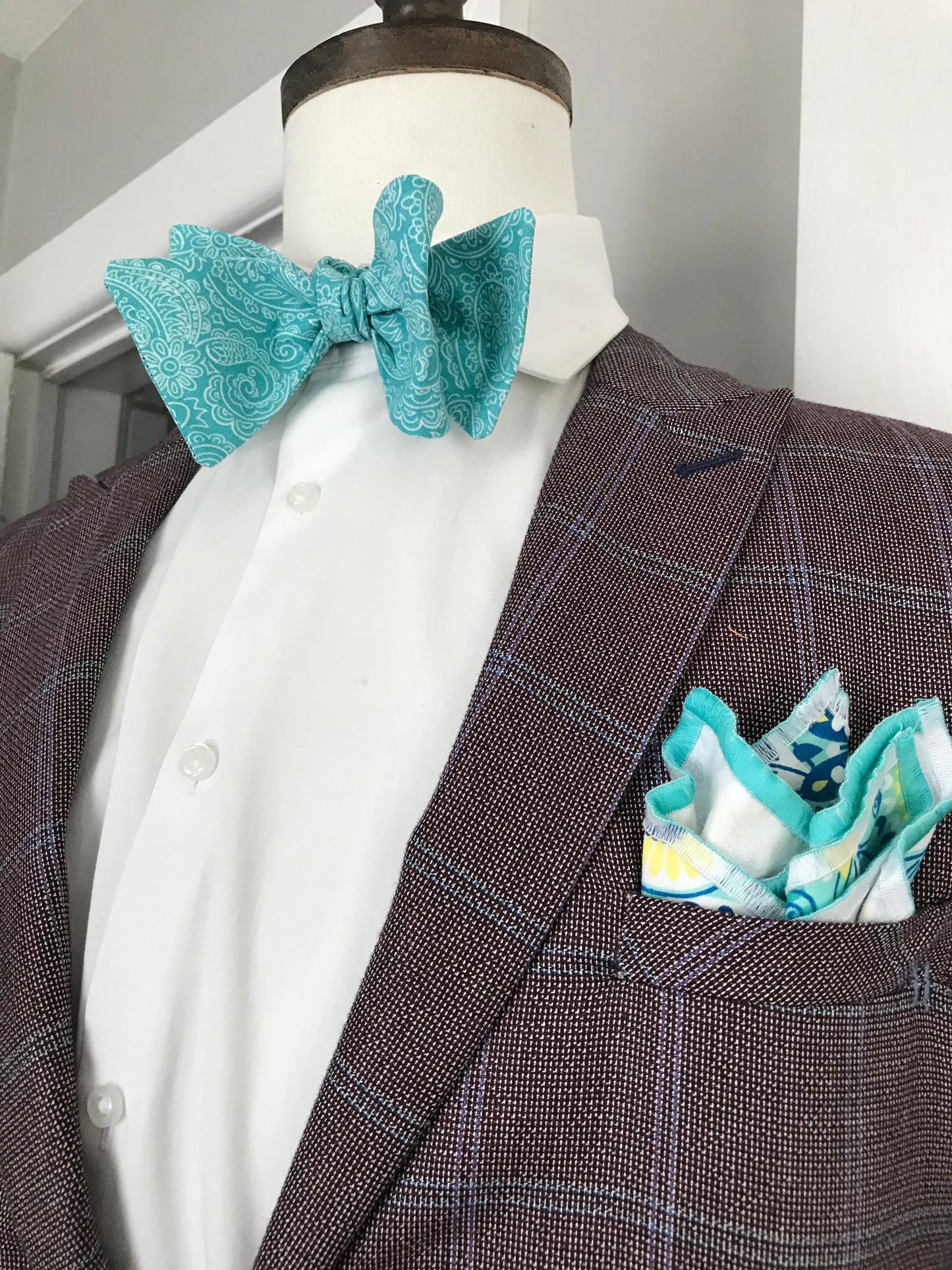 The sunny side Bowtie Set (Traditional)