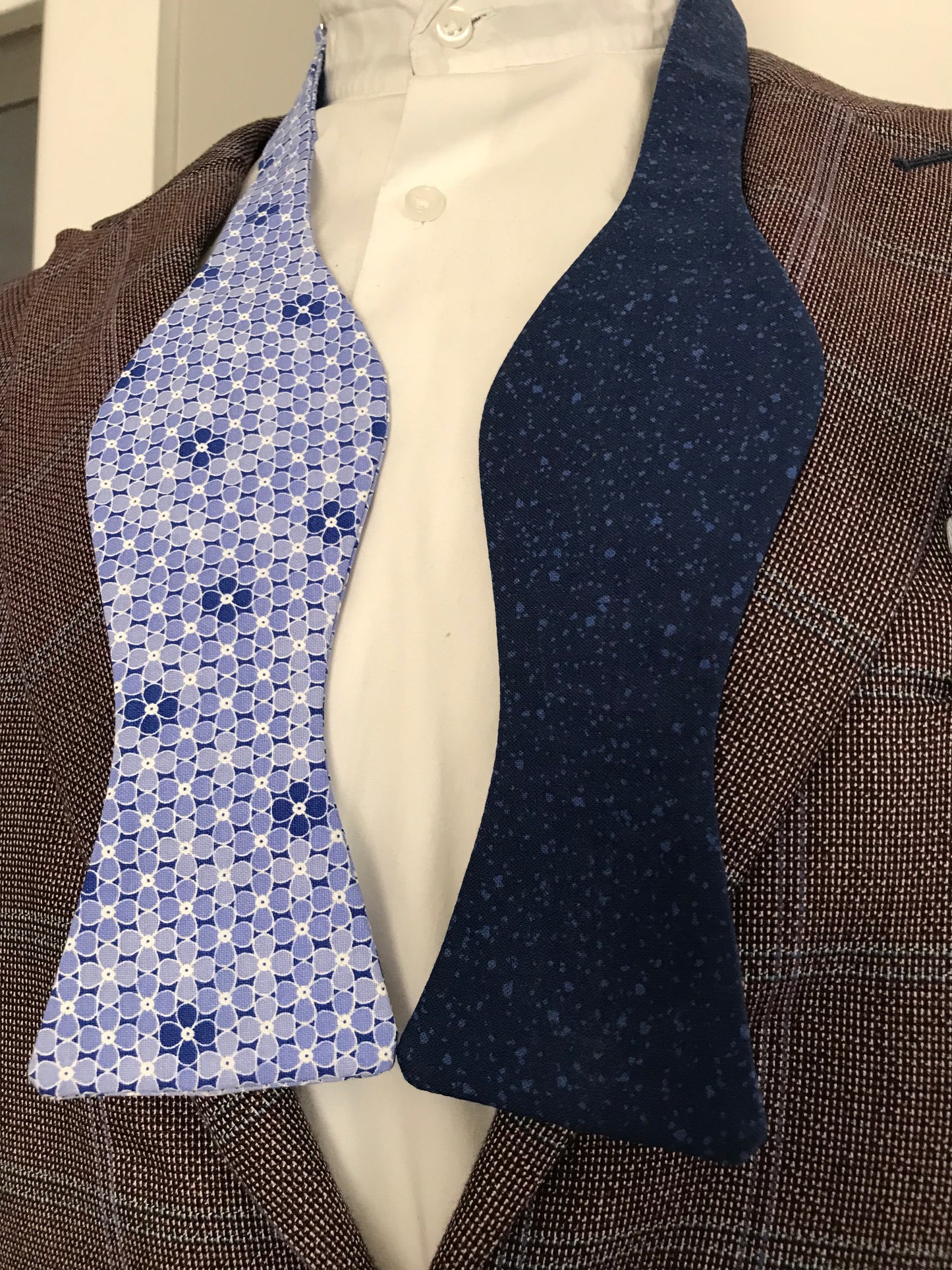 Blue on blue print reversible Bowtie set (traditional)