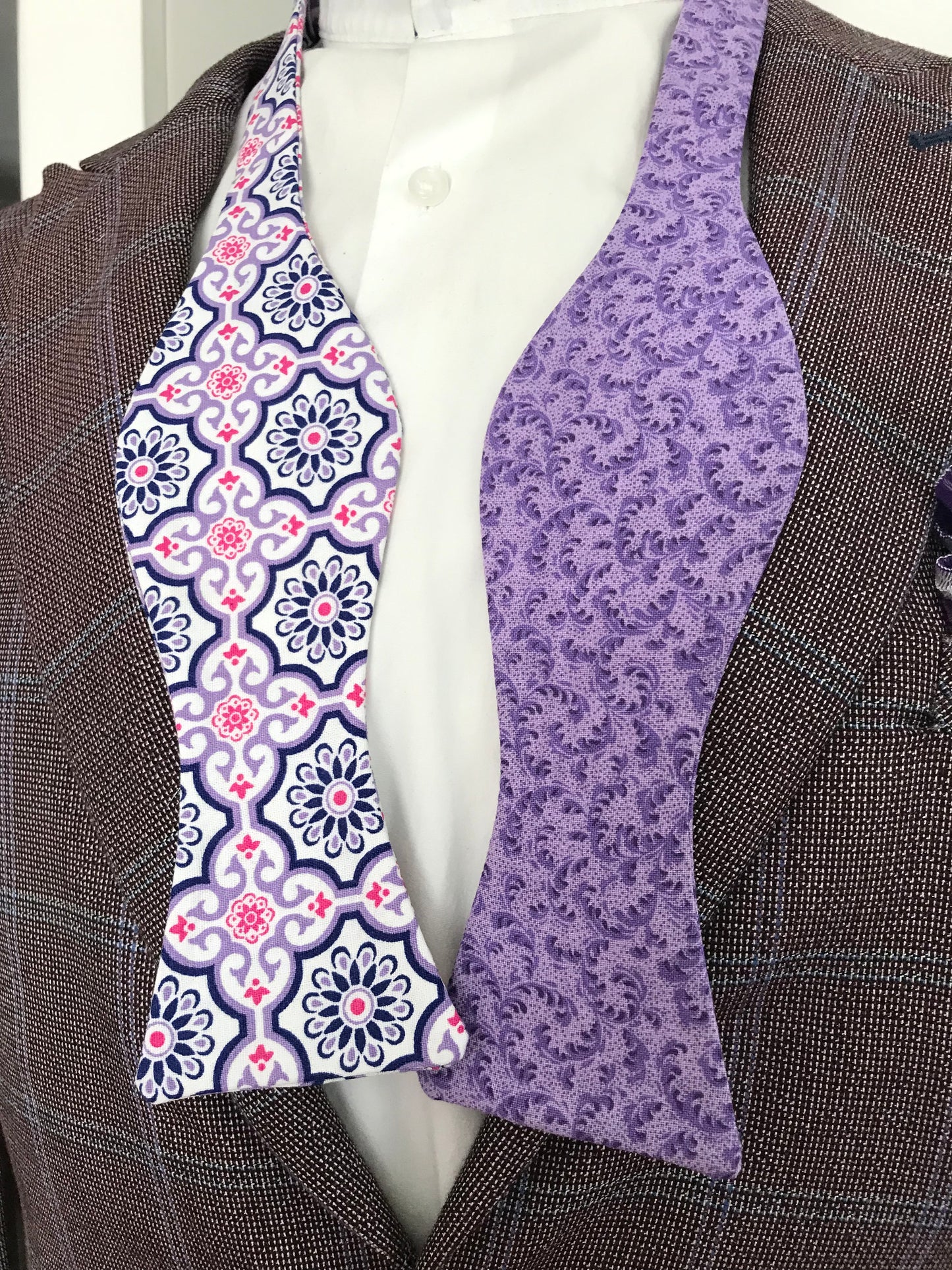 Purple print one purple print reversible Bowtie set (traditional)