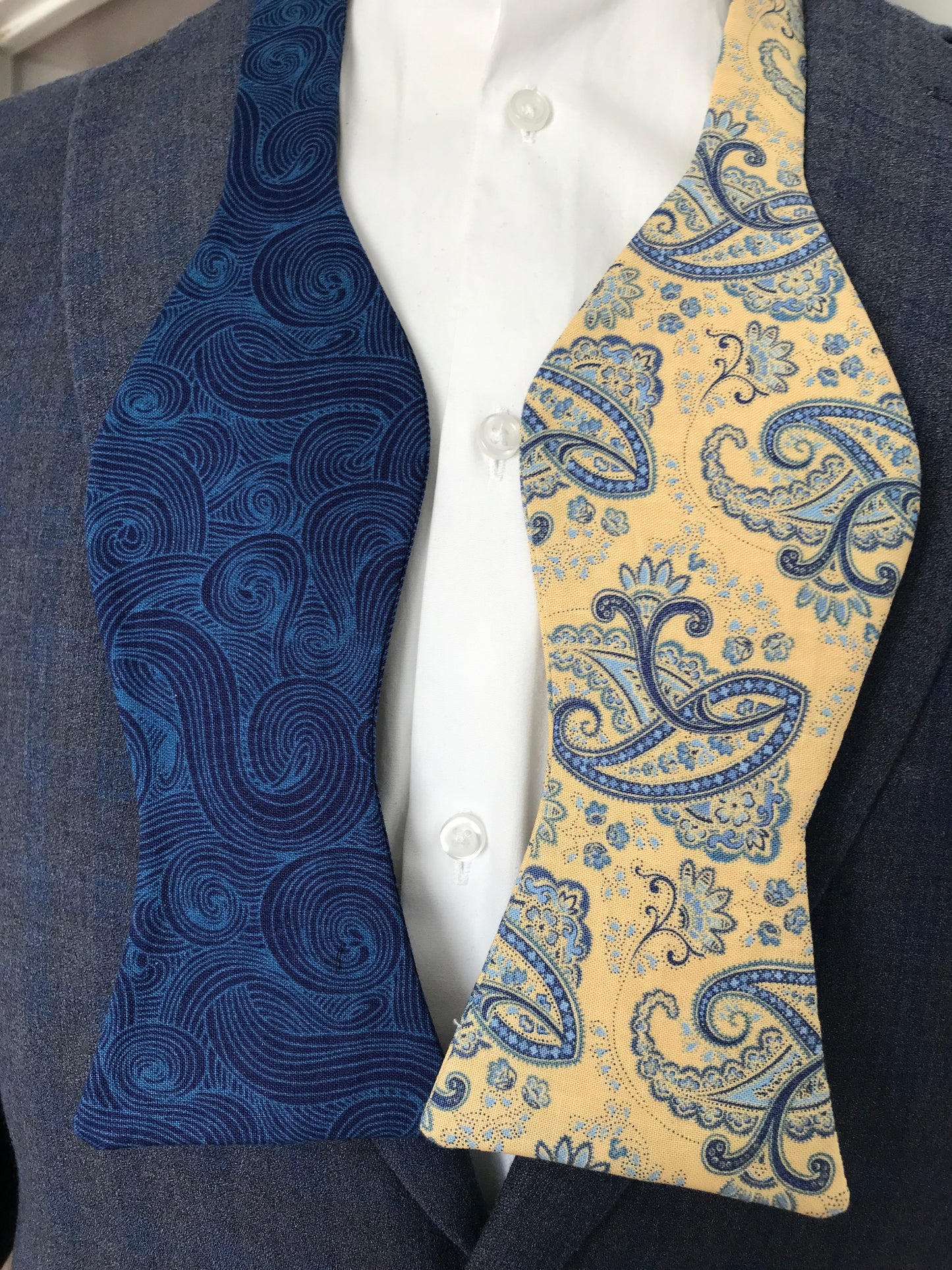Yellow paisley and blue reversible Bowtie set (FATBOW)