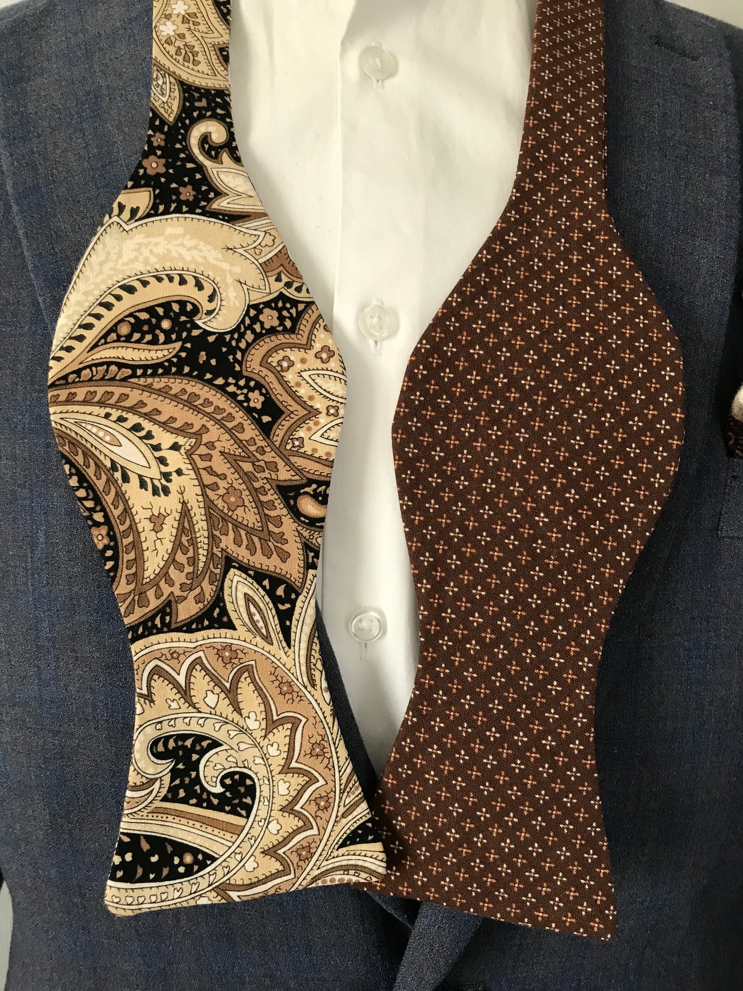 Brown paisley and brown print reversible Bowtie set (FATBOW)