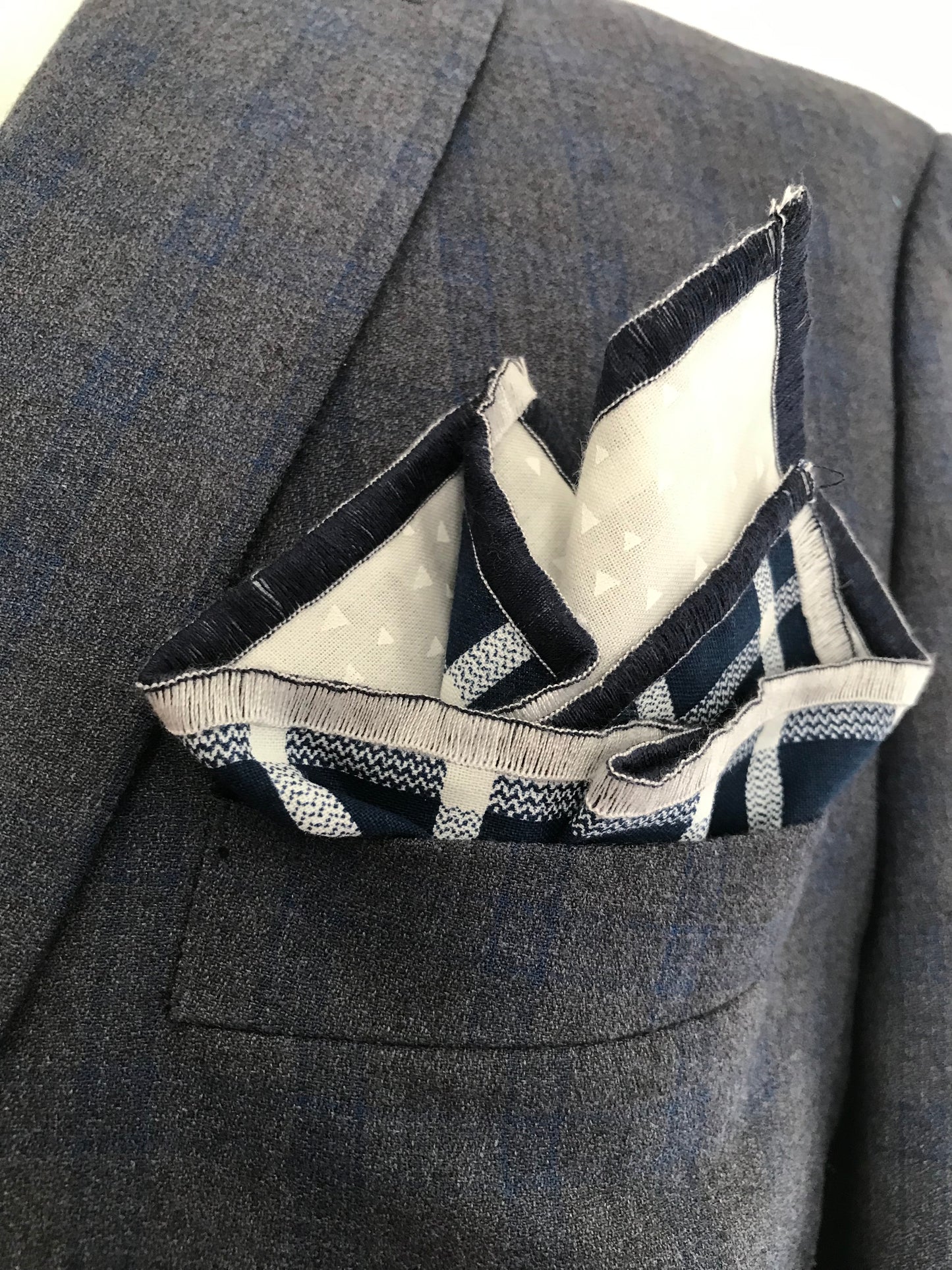Blue print with blue dots reversible Bowtie set (FATBOW)