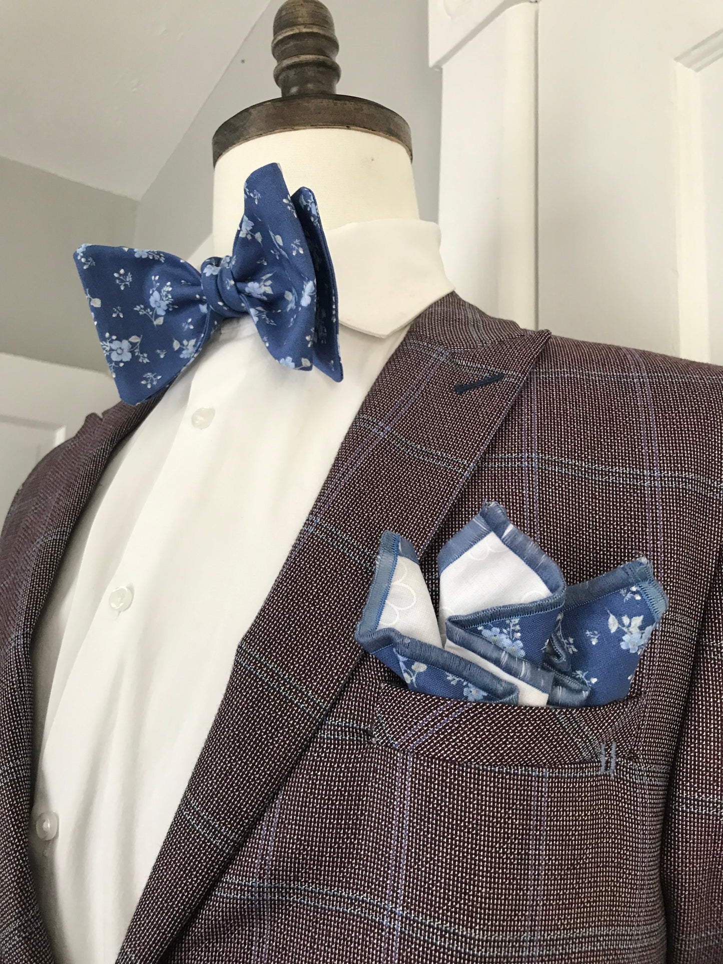 The blue flower Bowtie set (FATBOW)