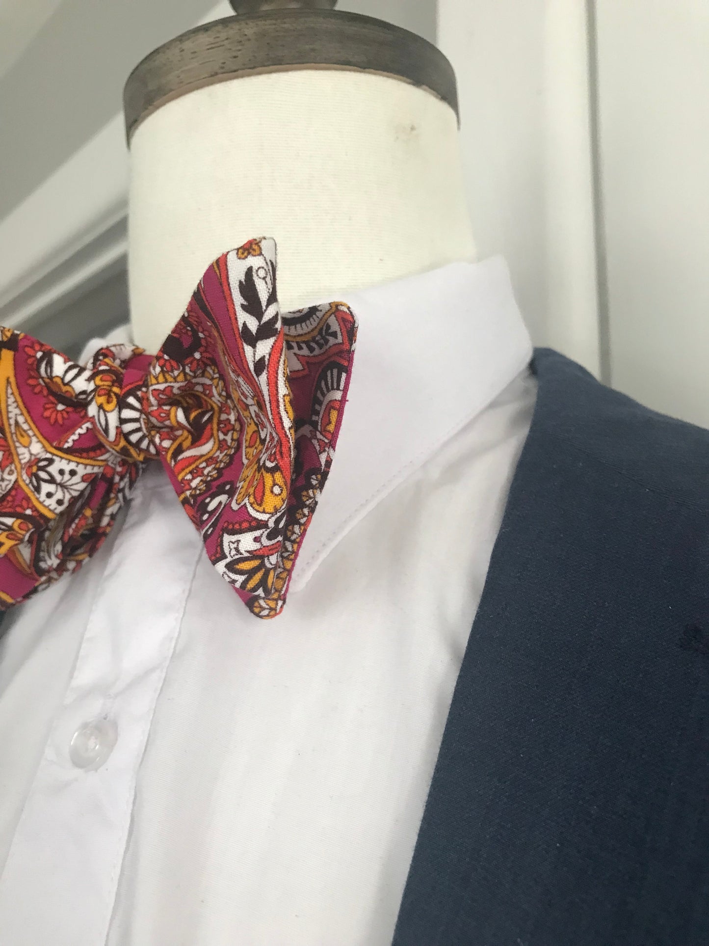 Red with golden yellow and white print Bowtie Set
