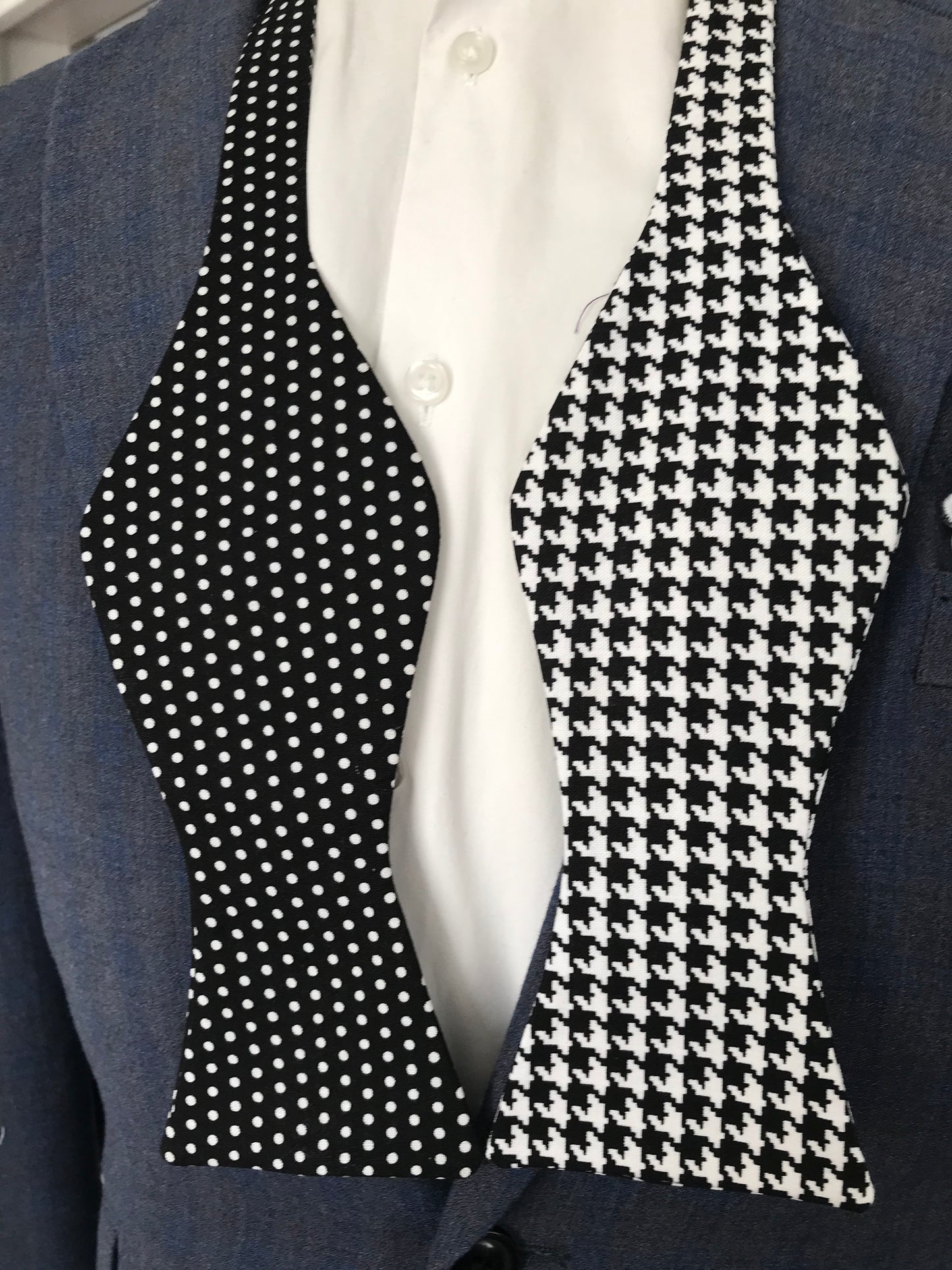 Black and White print reversible Bowtie set (FATBOW)