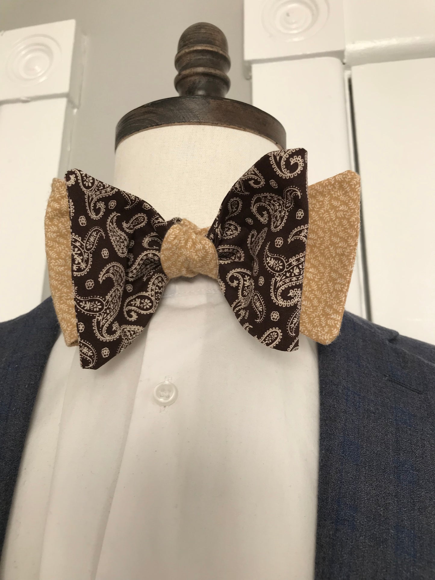Dark brown paisley with beige print reversible Bowtie set (FATBOW)