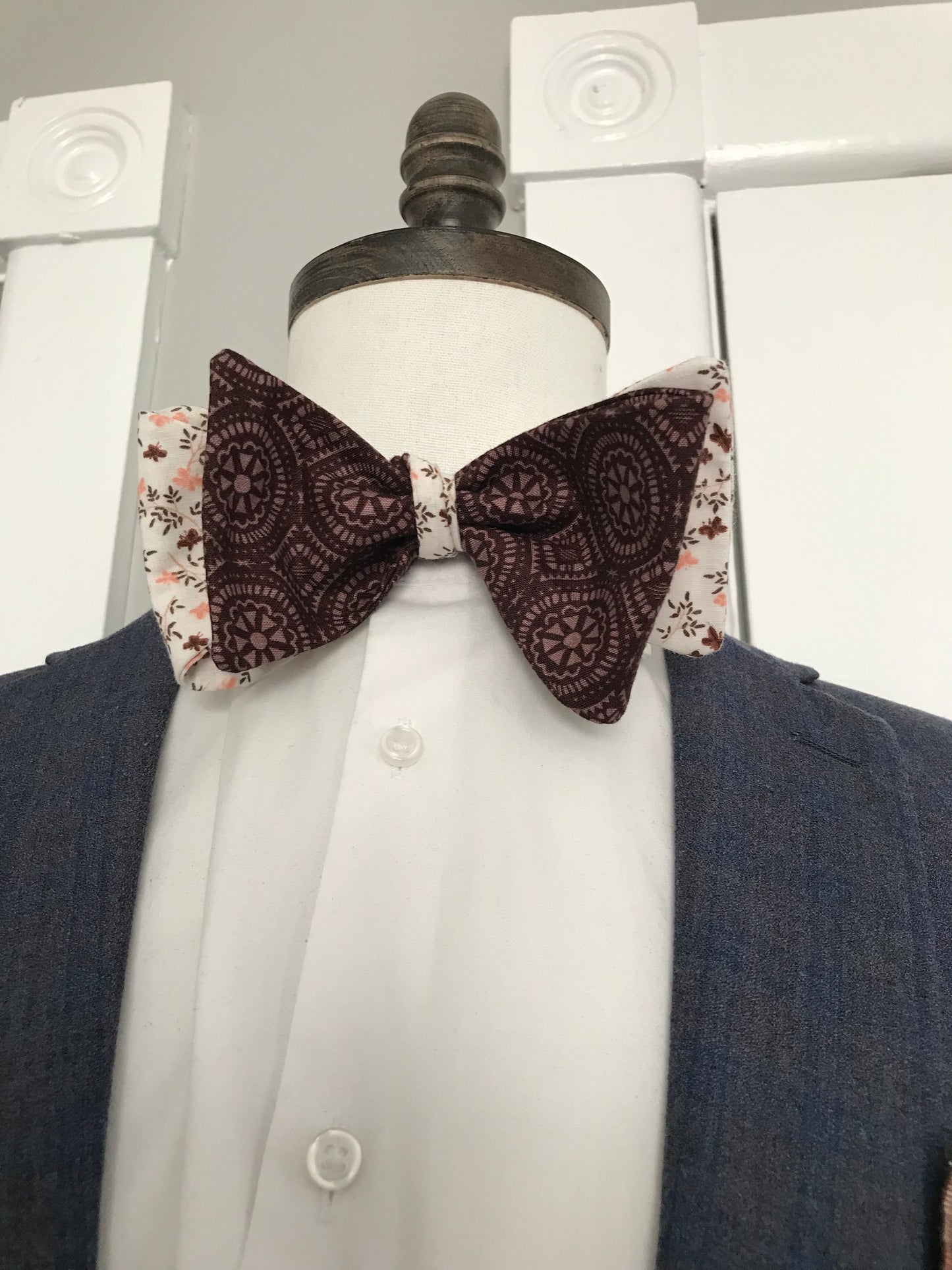 Brown print with brown peach print reversible Bowtie set (FATBOW)