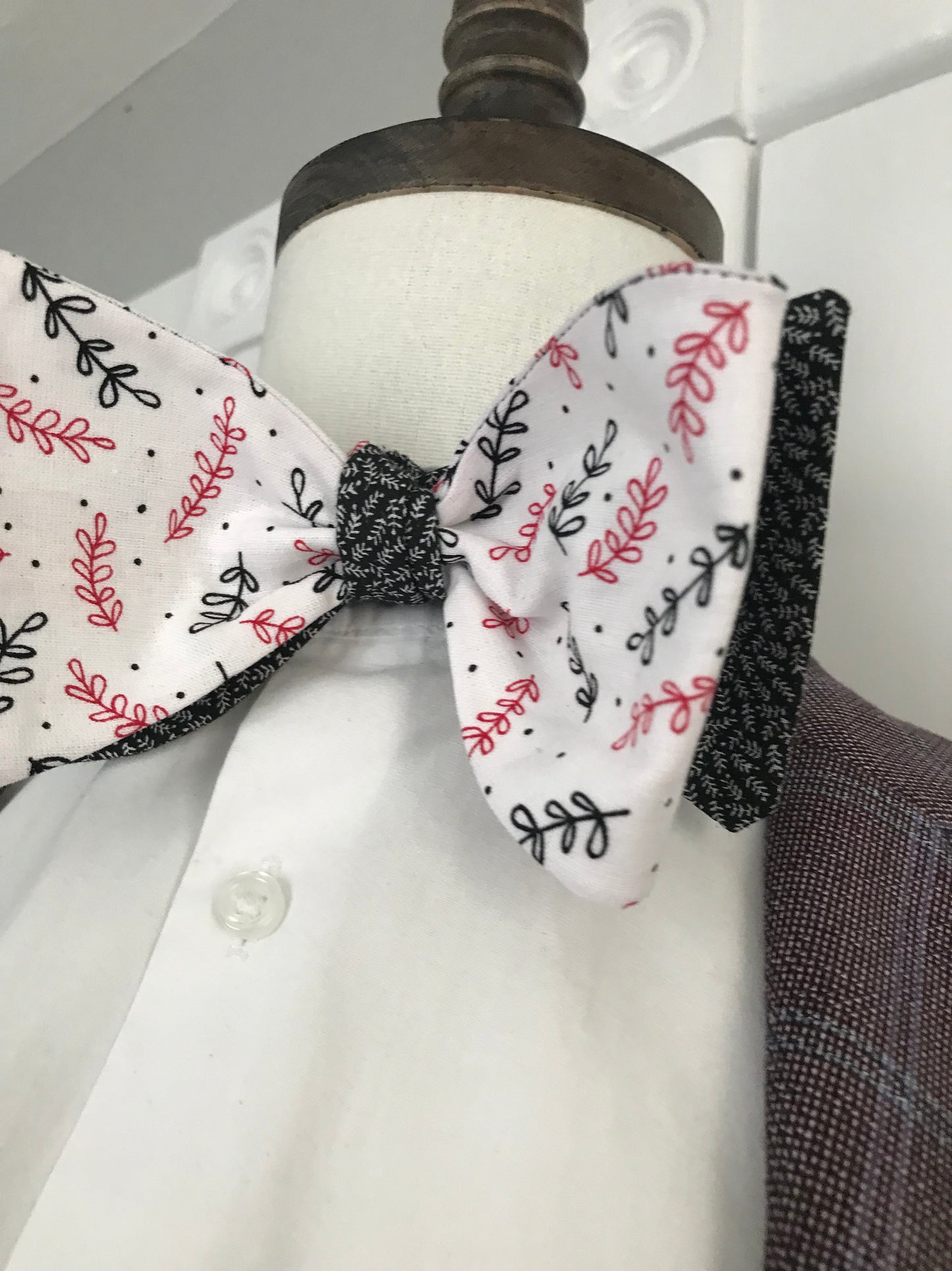Red and black reversible Bowtie set (FATBOW)