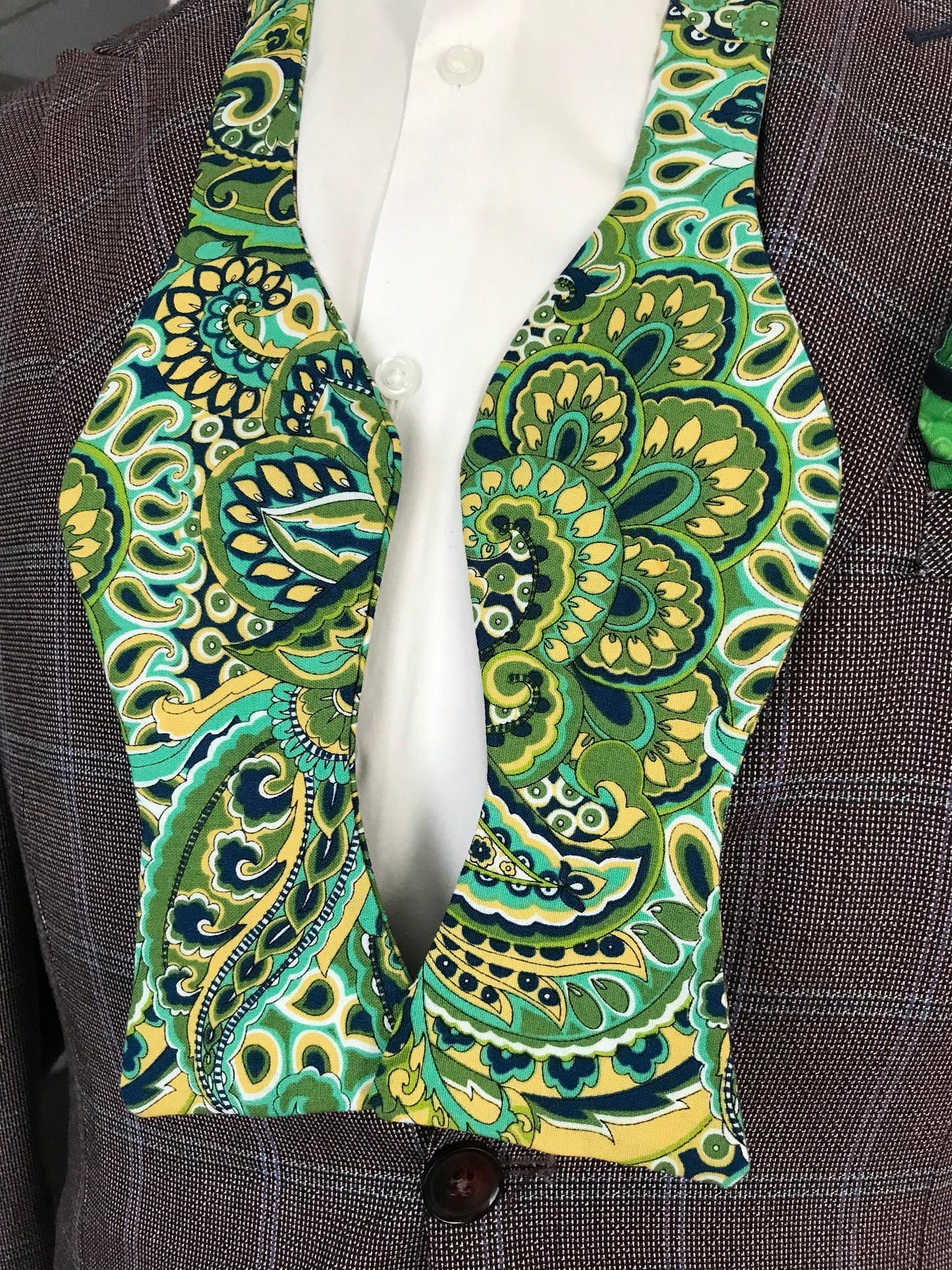 The Factor reversible Bowtie set E(FATBOW)