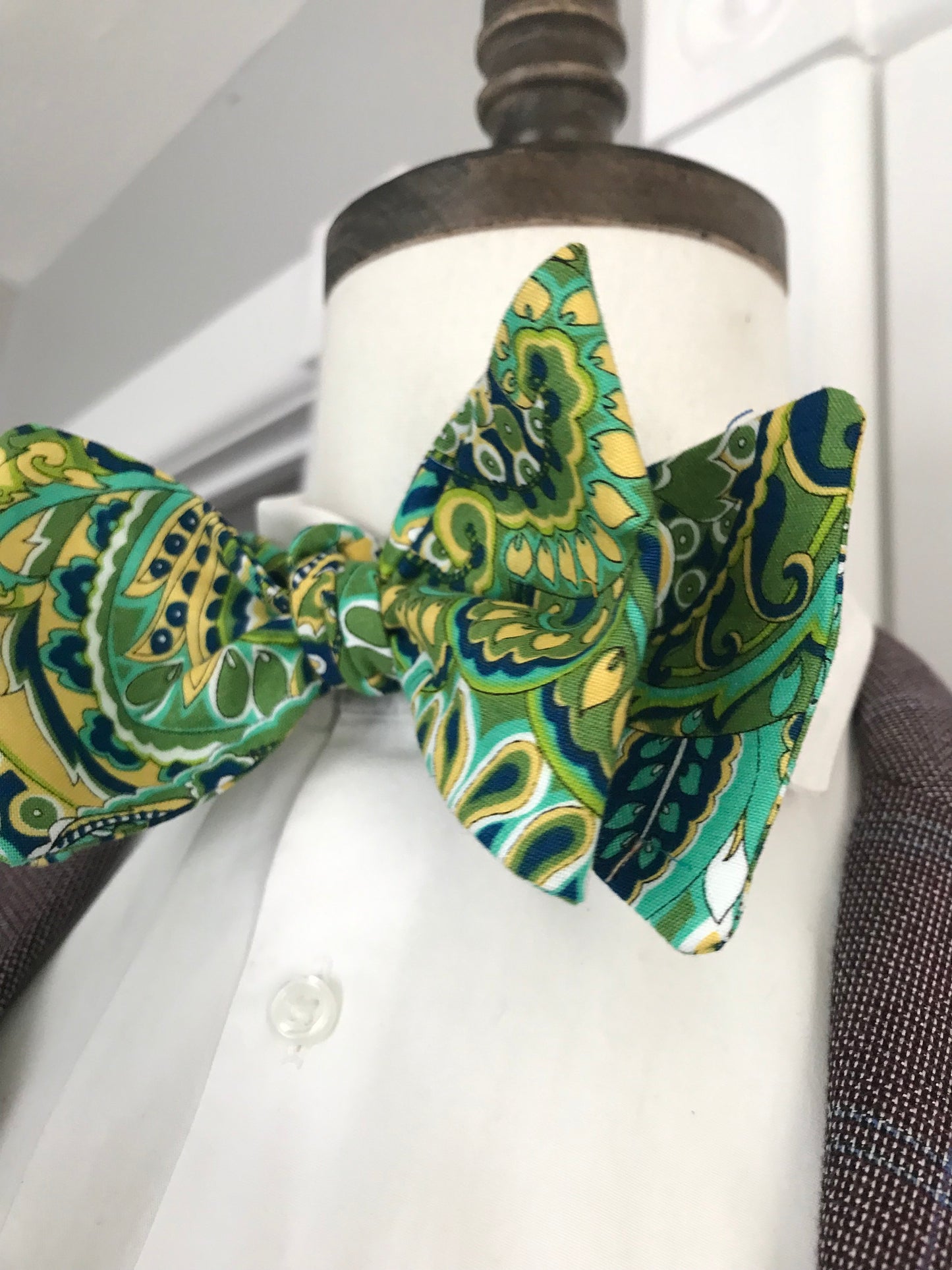 The Factor reversible Bowtie set E(FATBOW)