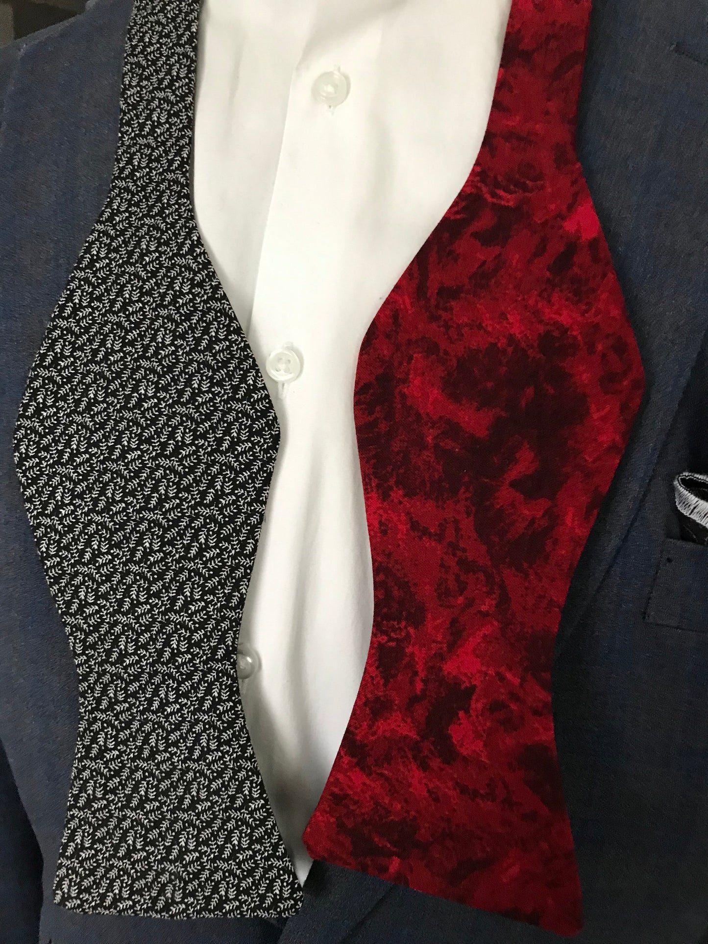Burgundy and black reversible Bowtie set (FATBOW)