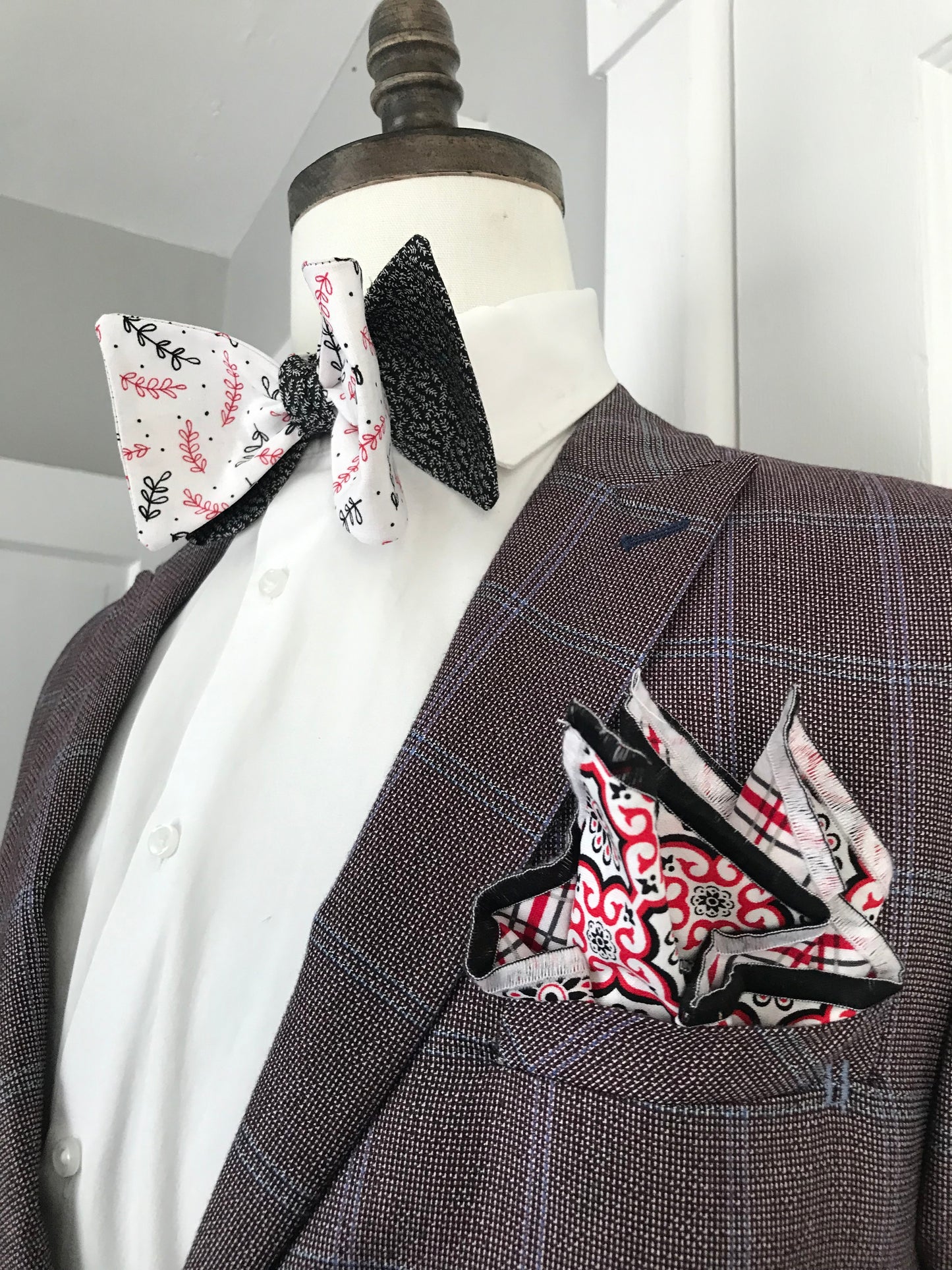 Red and black reversible Bowtie set (FATBOW)