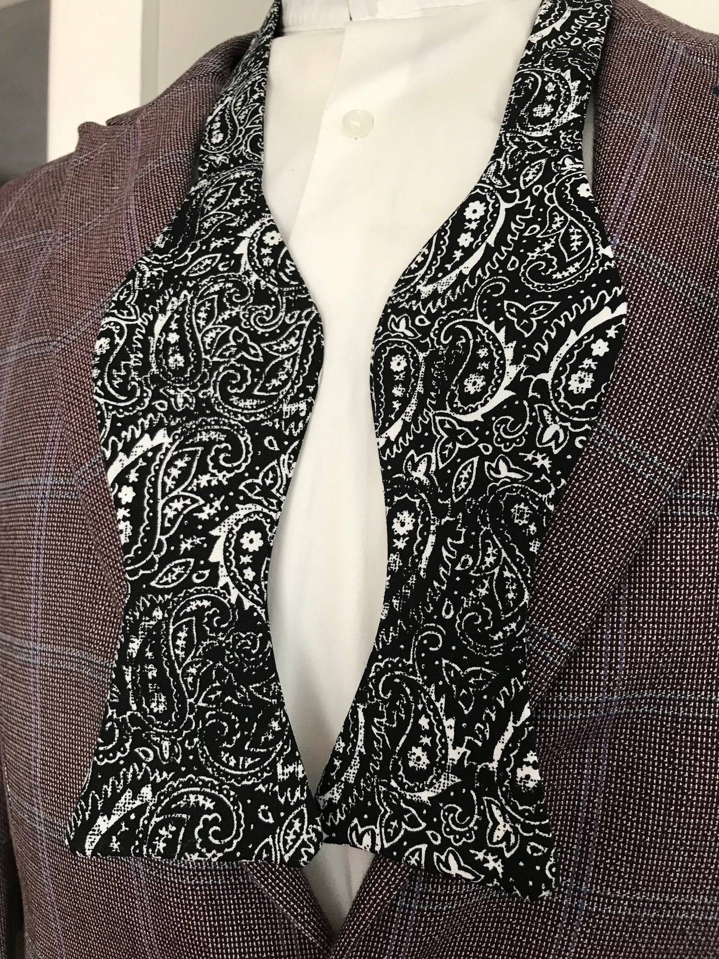 Black paisley Bowtie set (traditional)