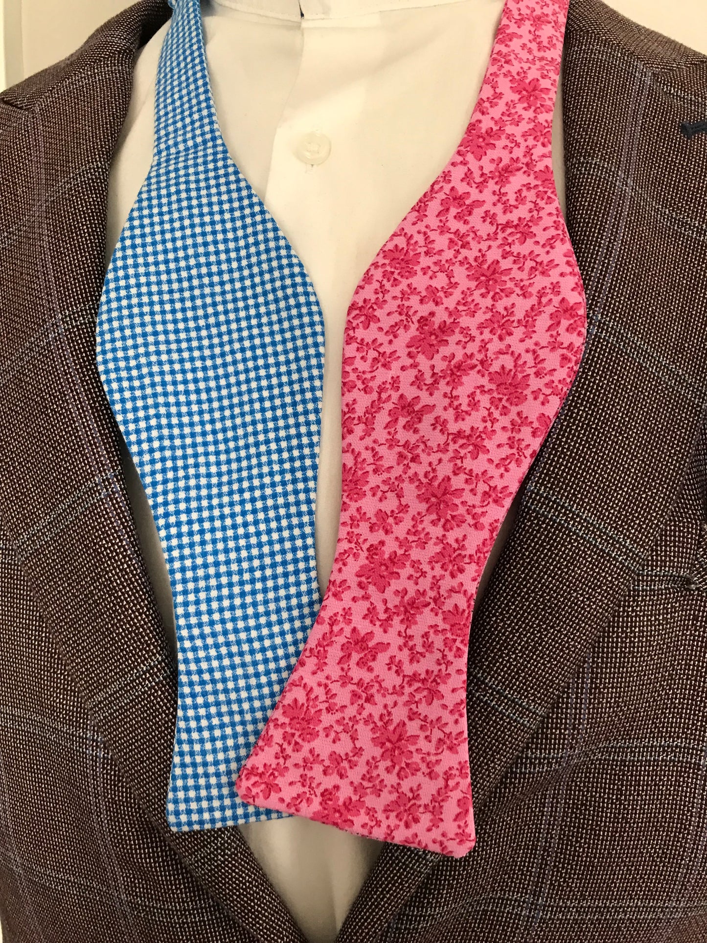 Pink and blue reversible Bowtie set (traditional)