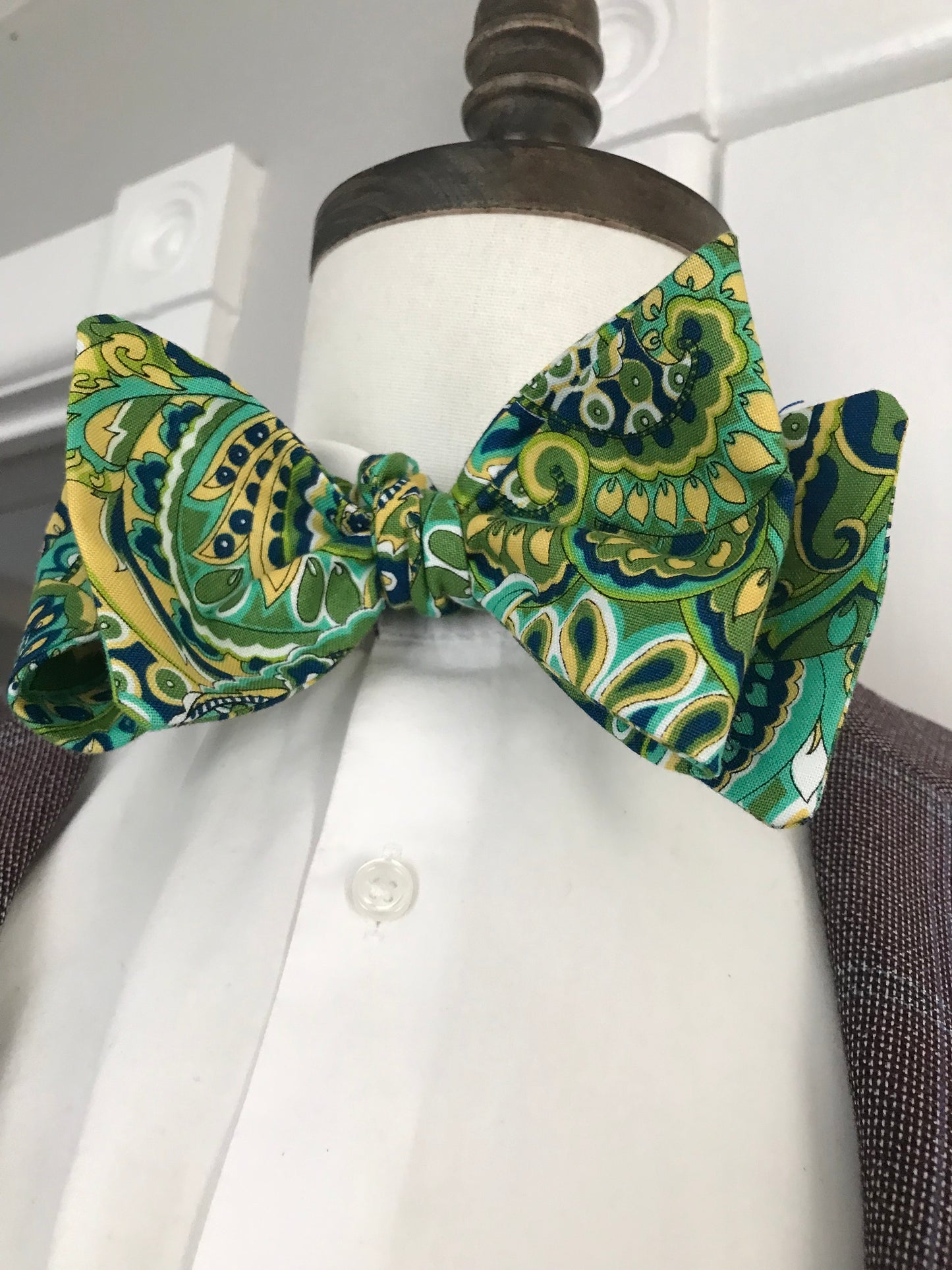 The Factor reversible Bowtie set E(FATBOW)