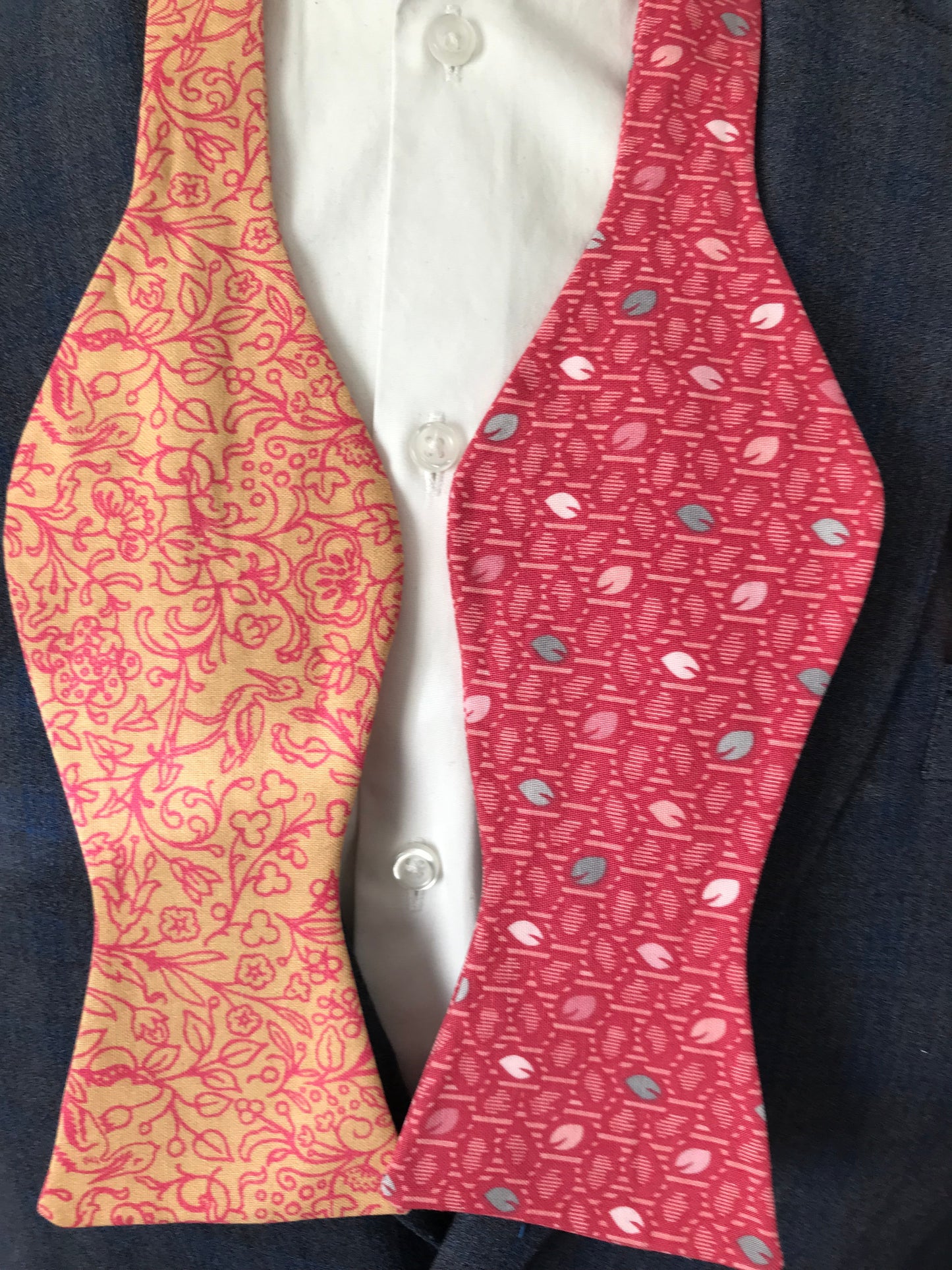 Orange and pinkish reversible Bowtie set (FATBOW)