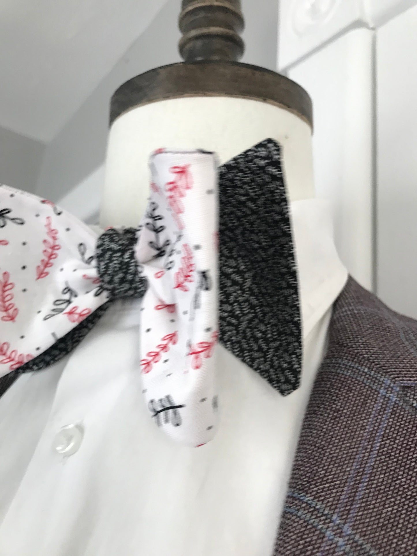 Red and black reversible Bowtie set (FATBOW)