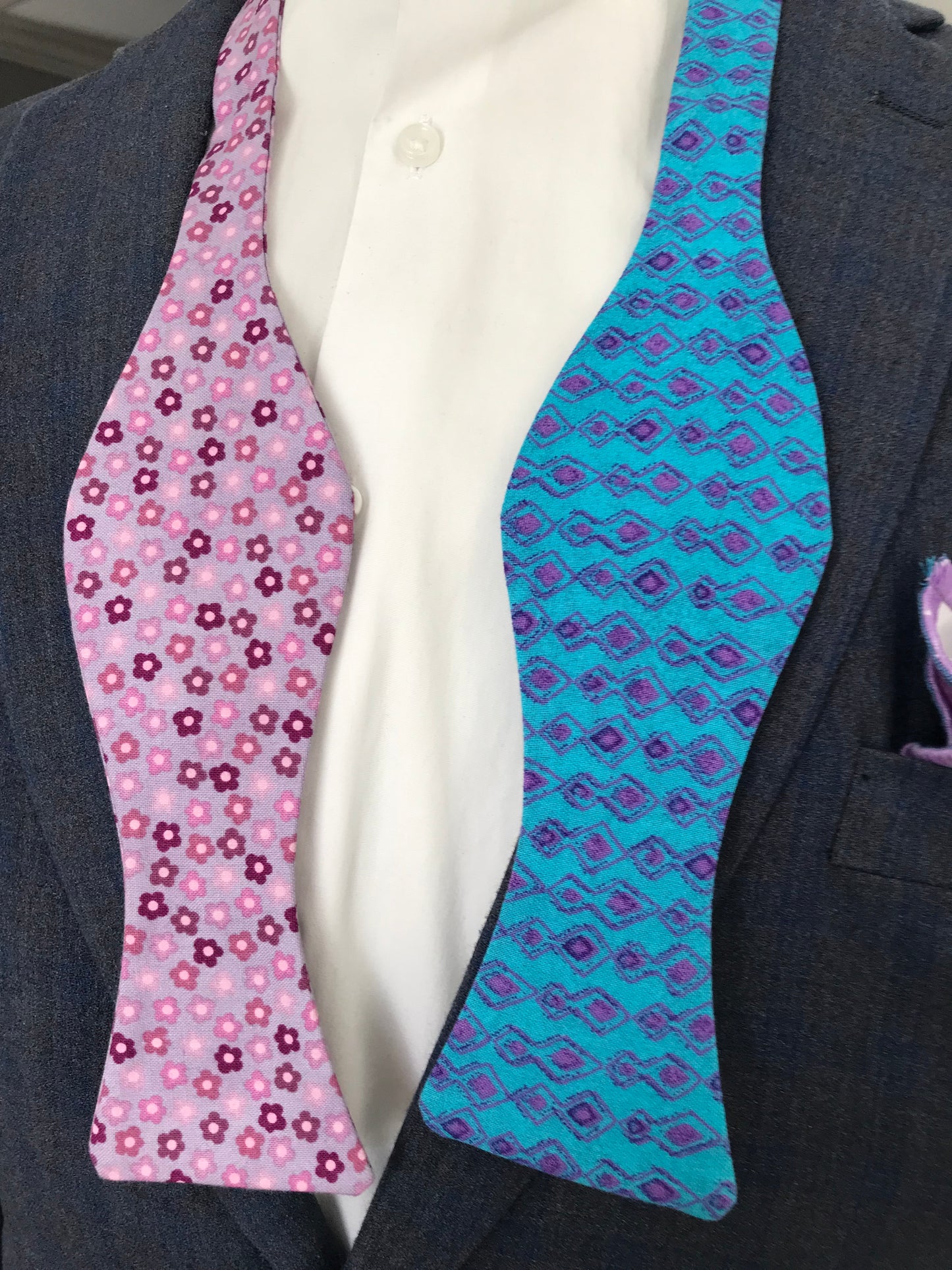 Lavender and blue print reversible Bowtie set (traditional(