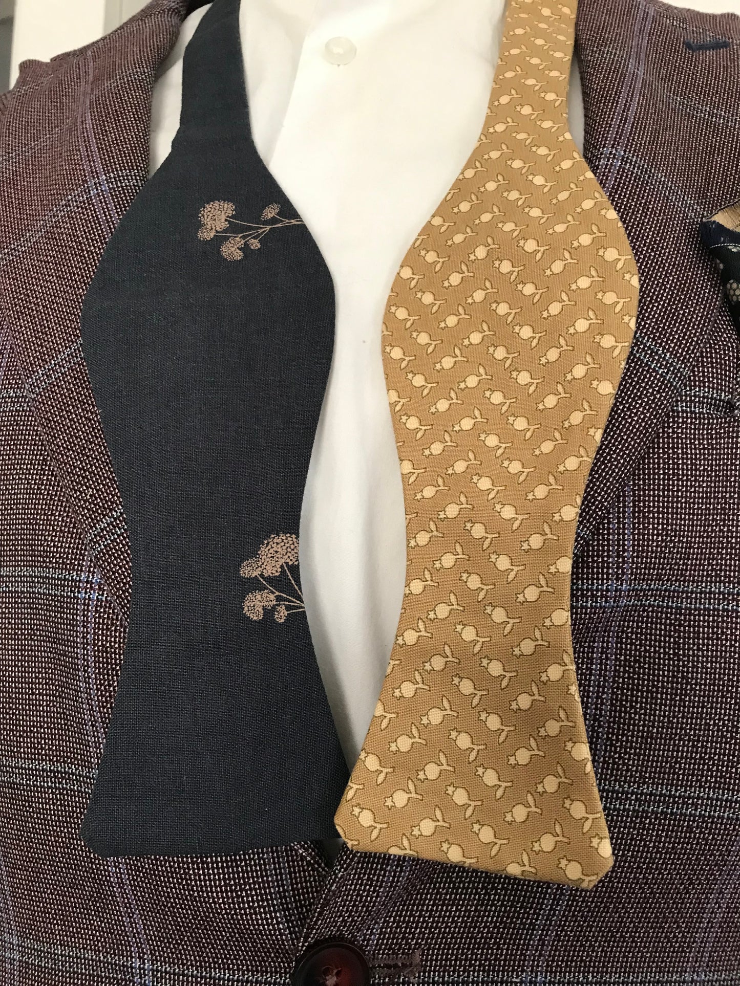 Blue and beige reversible Bowtie set (traditional)