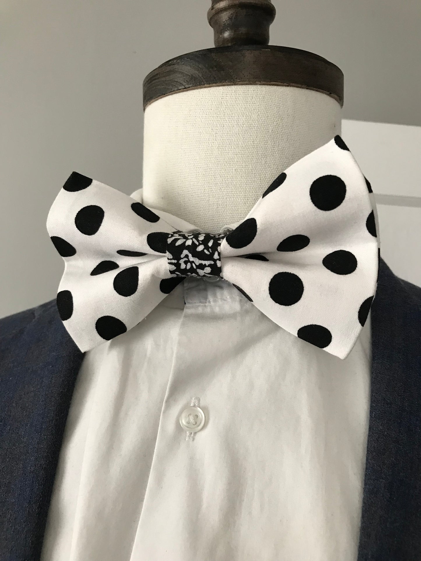 Black and white dots Pretied