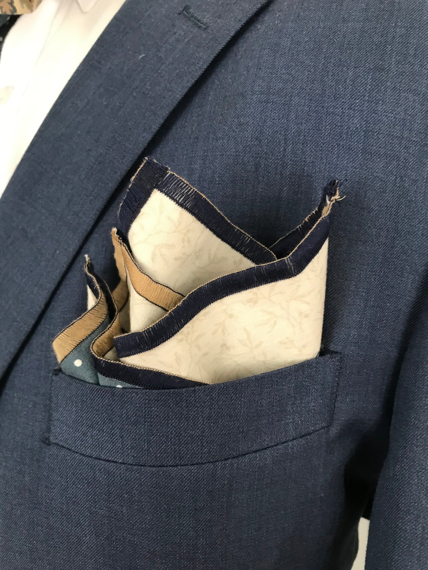 Grayish blue print with blue grey dot reversible Bowtie set