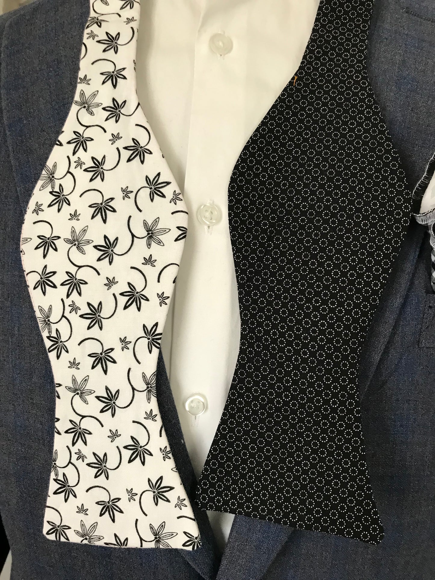 Black and white print reversible Bowtie set (FATBOW)