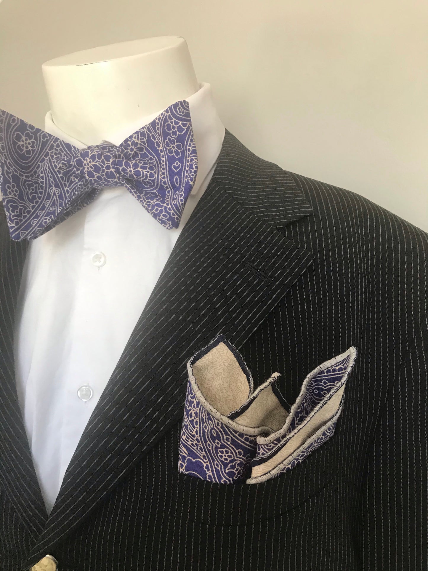 BLUE AND CREME PRINT HANDMADE BOWTIE