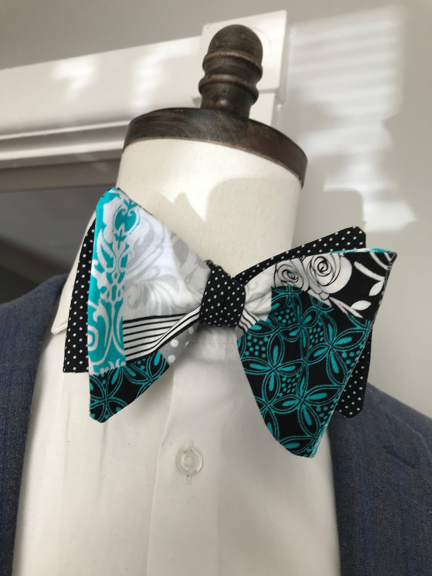Black white and teal reversible Bowtie set (FATBOW)