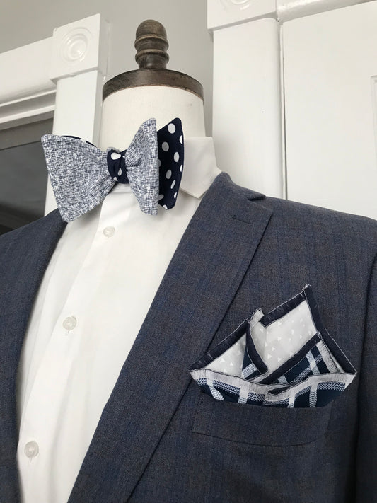 Blue print with blue dots reversible Bowtie set (FATBOW)