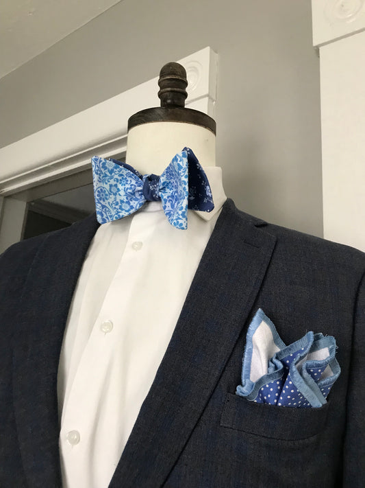 Light blue with blue print reversible Bowtie set (traditional)