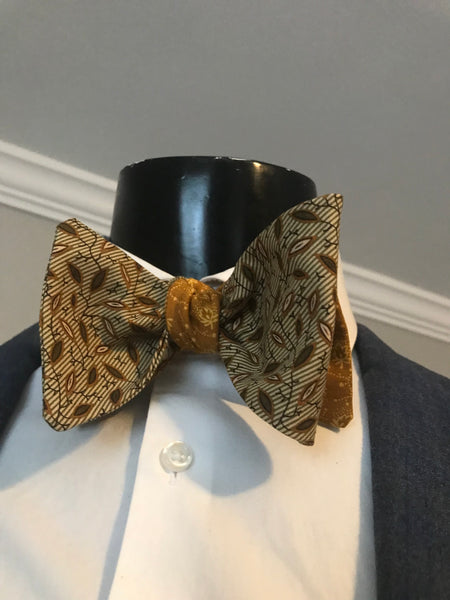 Gold and brown print Bowtie Set