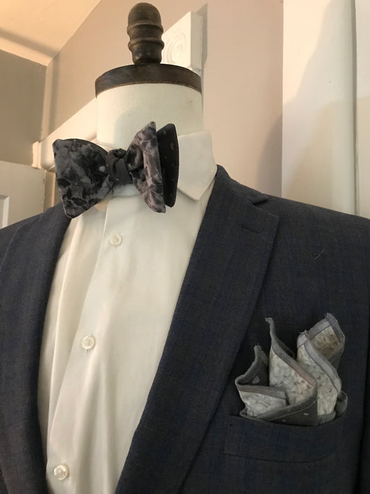 Dark grey and grey print reversible Bowtie set (traditional)