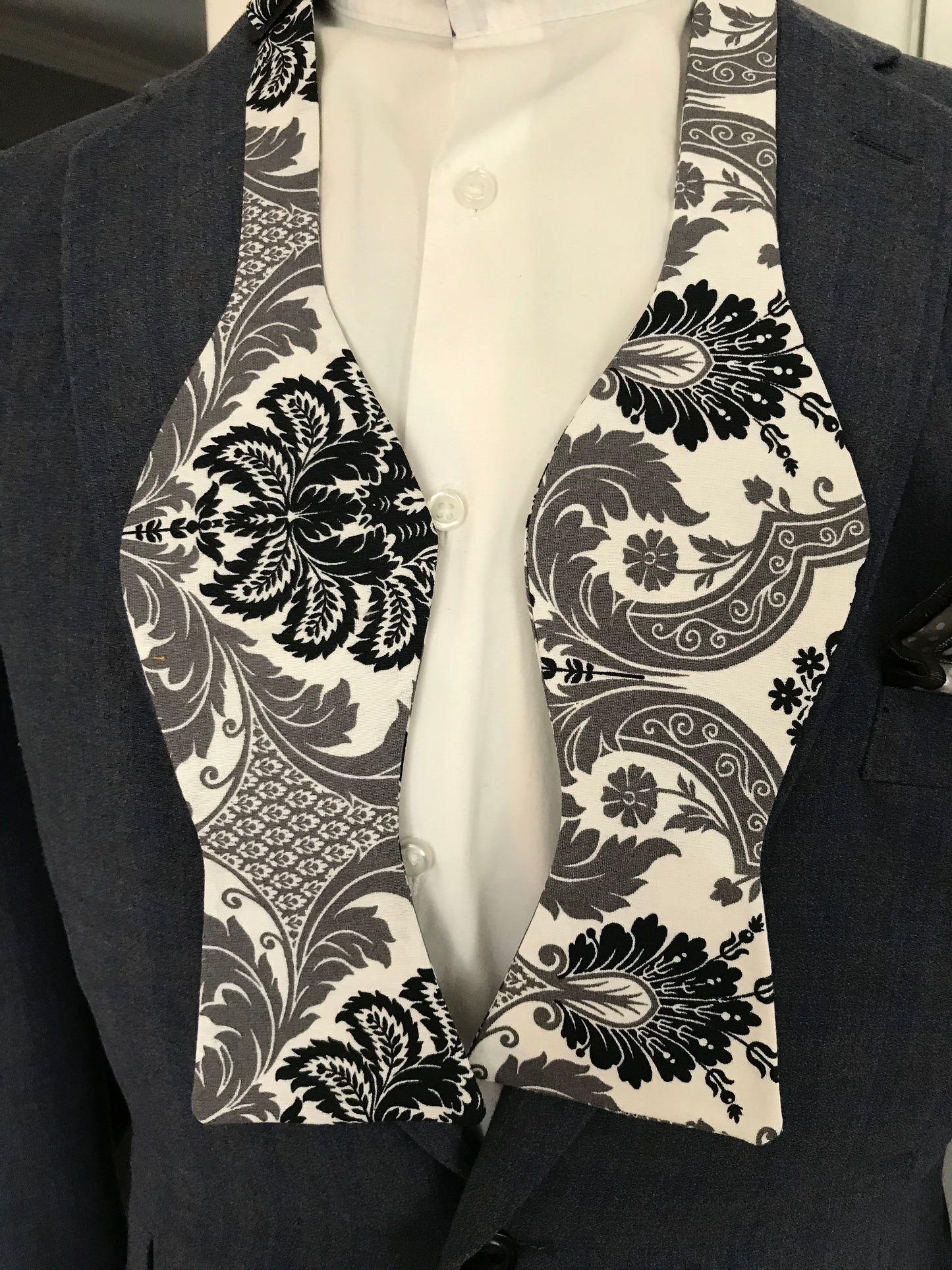 Grey and black paisley print Bowtie Set (FATBOW)