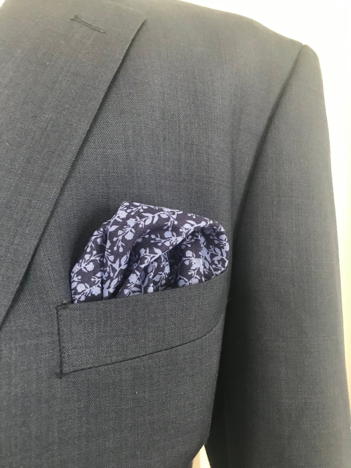 Red and blue print tie set