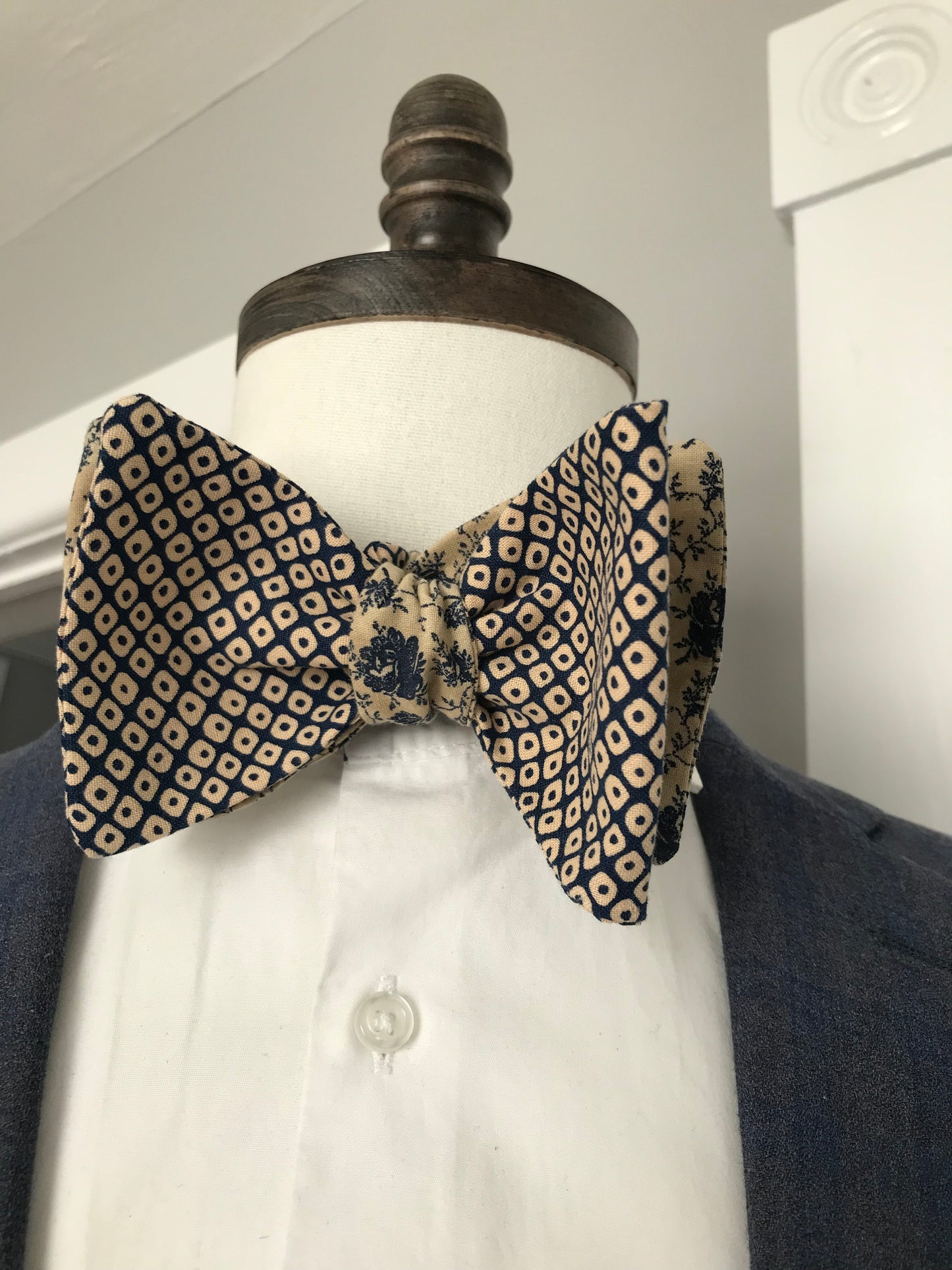 Blue and deep tan Reversible Bowtie set (FATBOW)