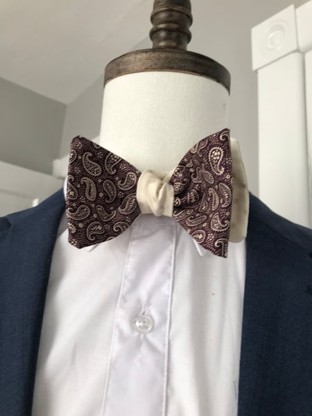 Purplish paisley print with beige dots reversible Bowtie set