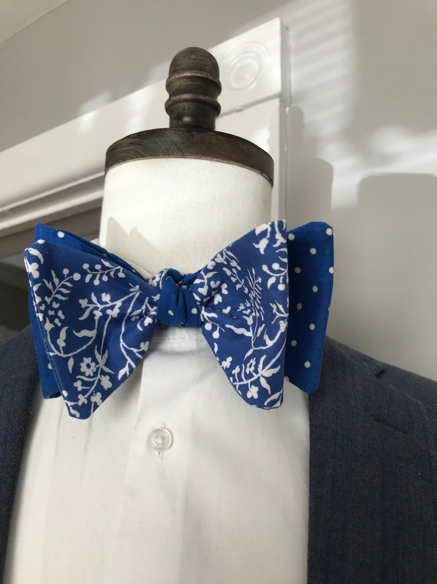 Royal blue reversible Bowtie set (FATBOW)