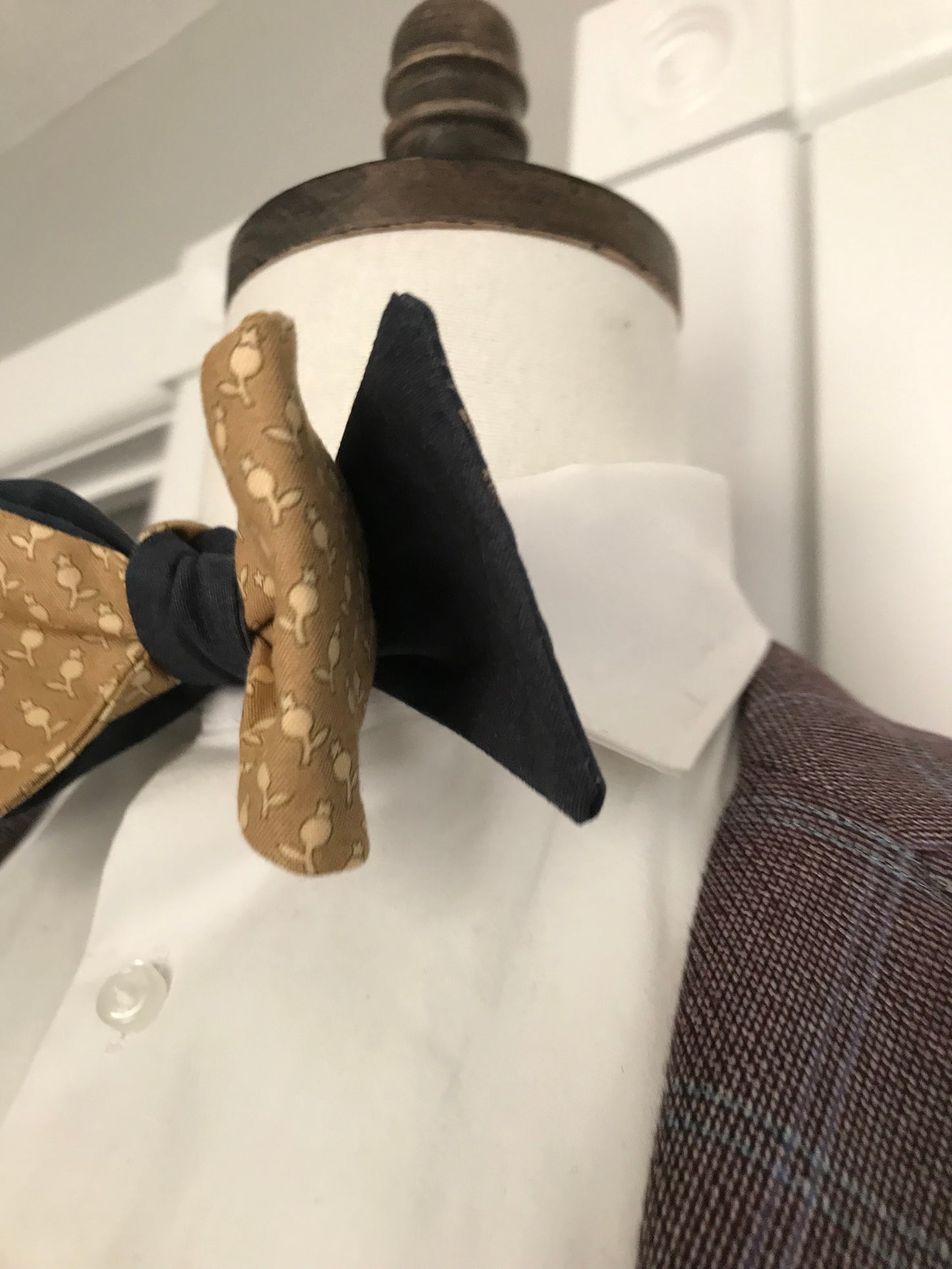 Blue and beige reversible Bowtie set (traditional)