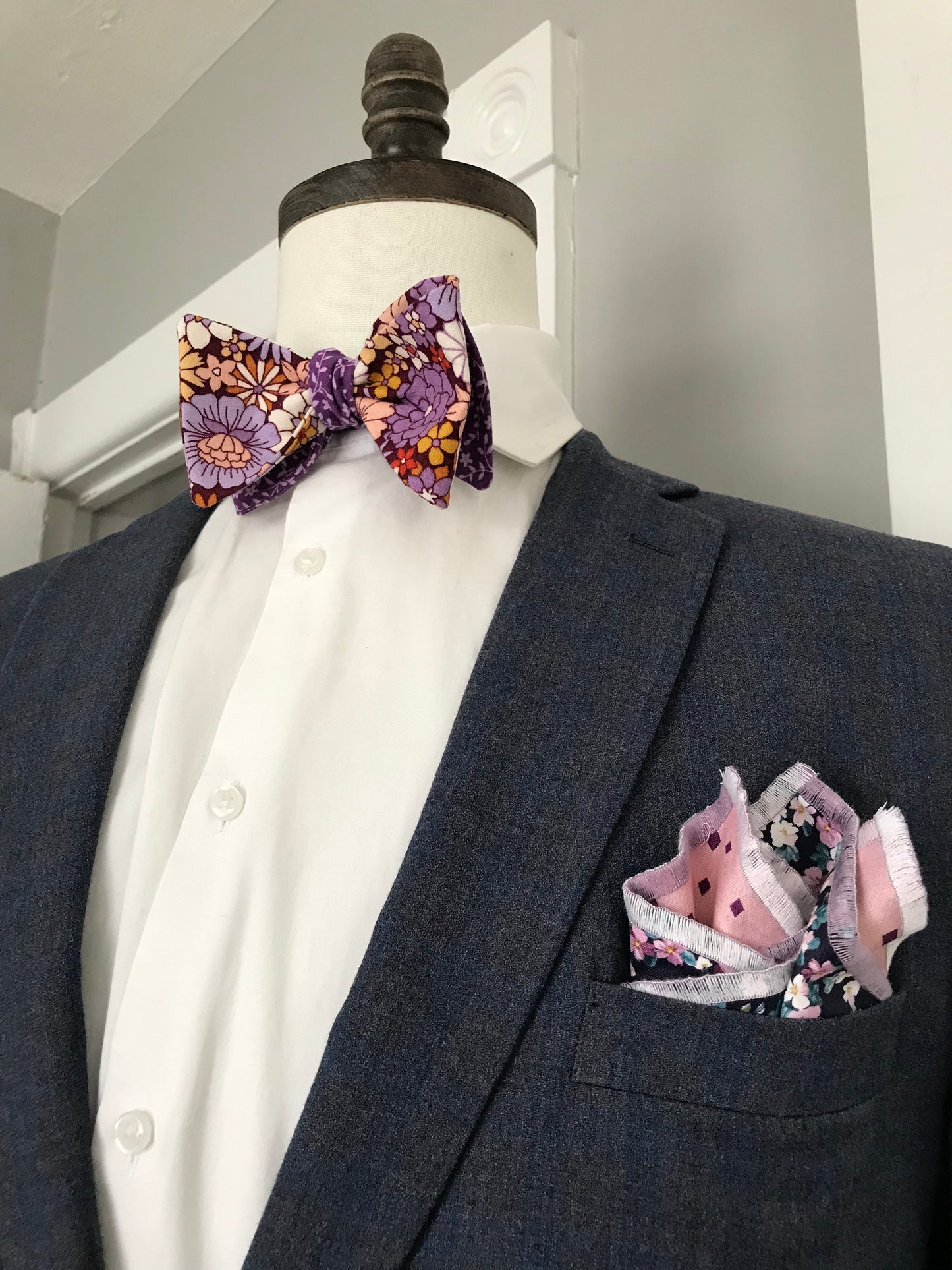 Red and black reversible Bowtie set (traditional)