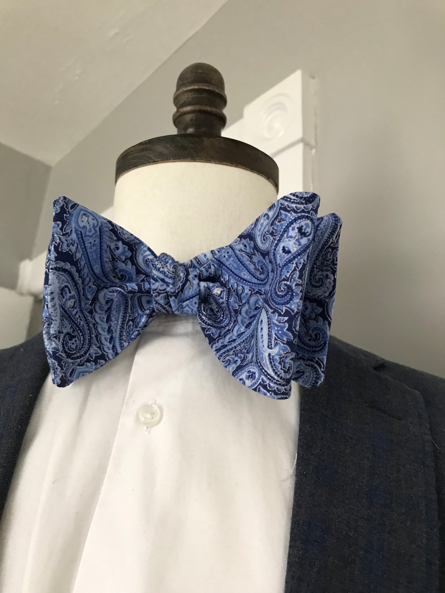 Blue paisley print Bowtie Set