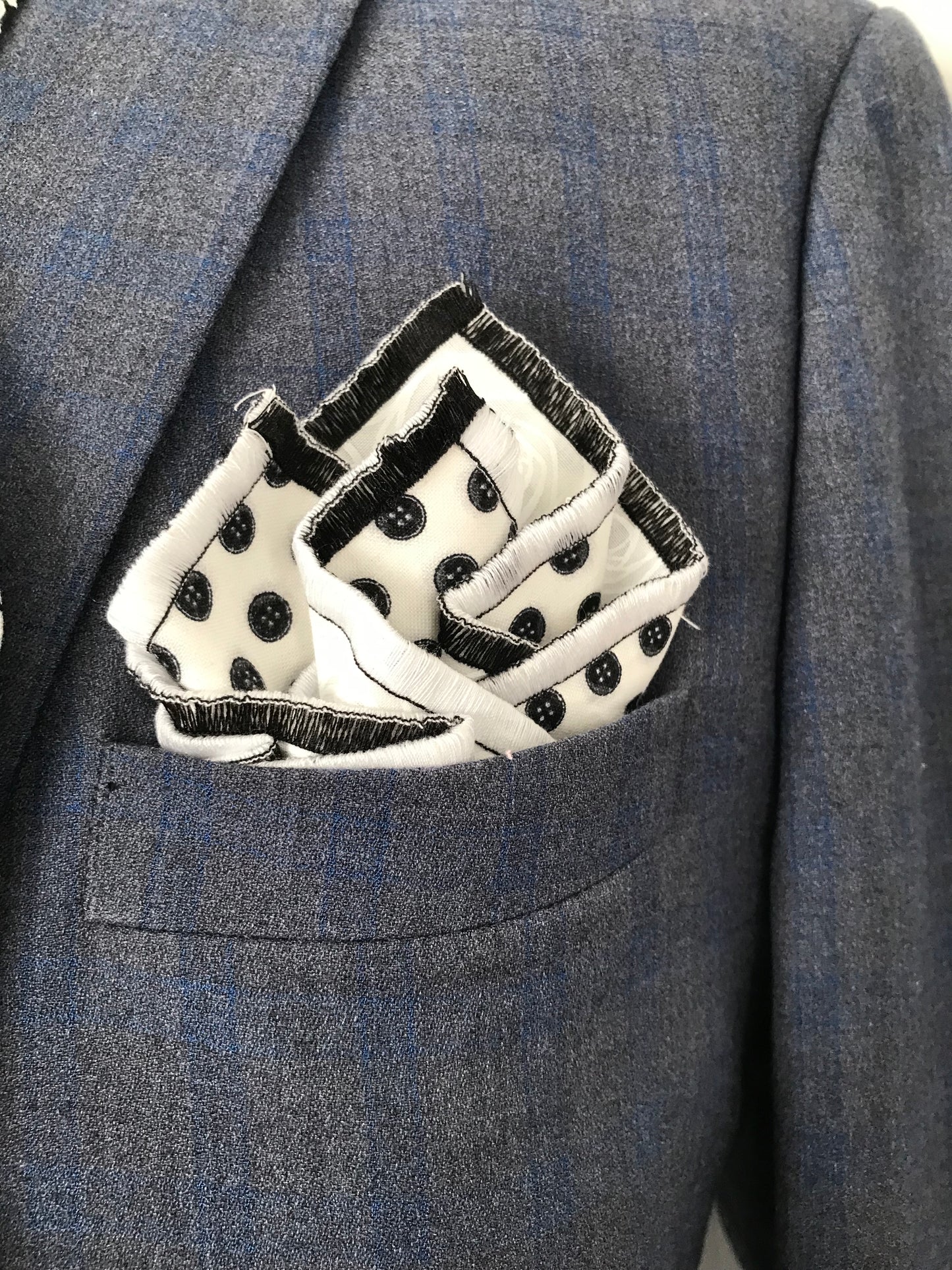 Black and White print reversible Bowtie set (FATBOW)