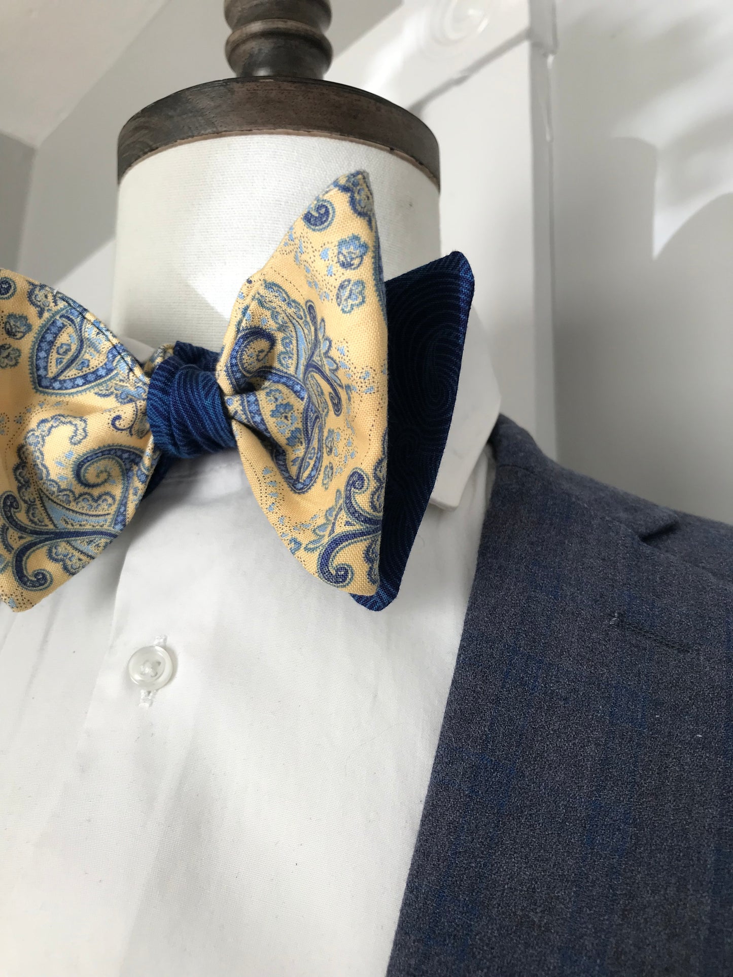 Yellow paisley and blue reversible Bowtie set (FATBOW)