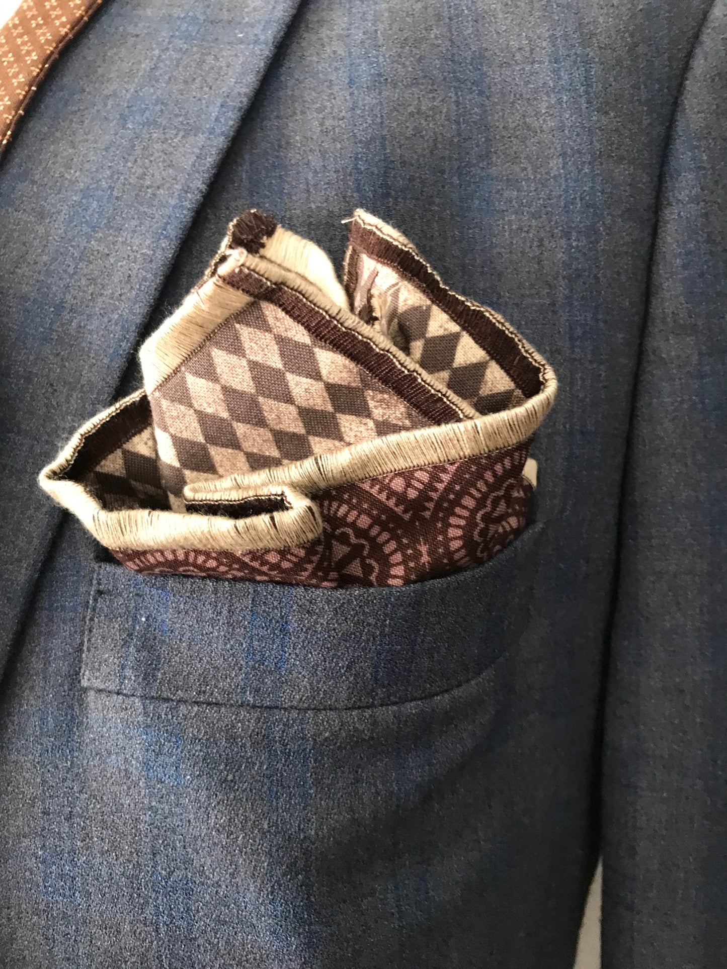 Brown paisley and brown print reversible Bowtie set (FATBOW)