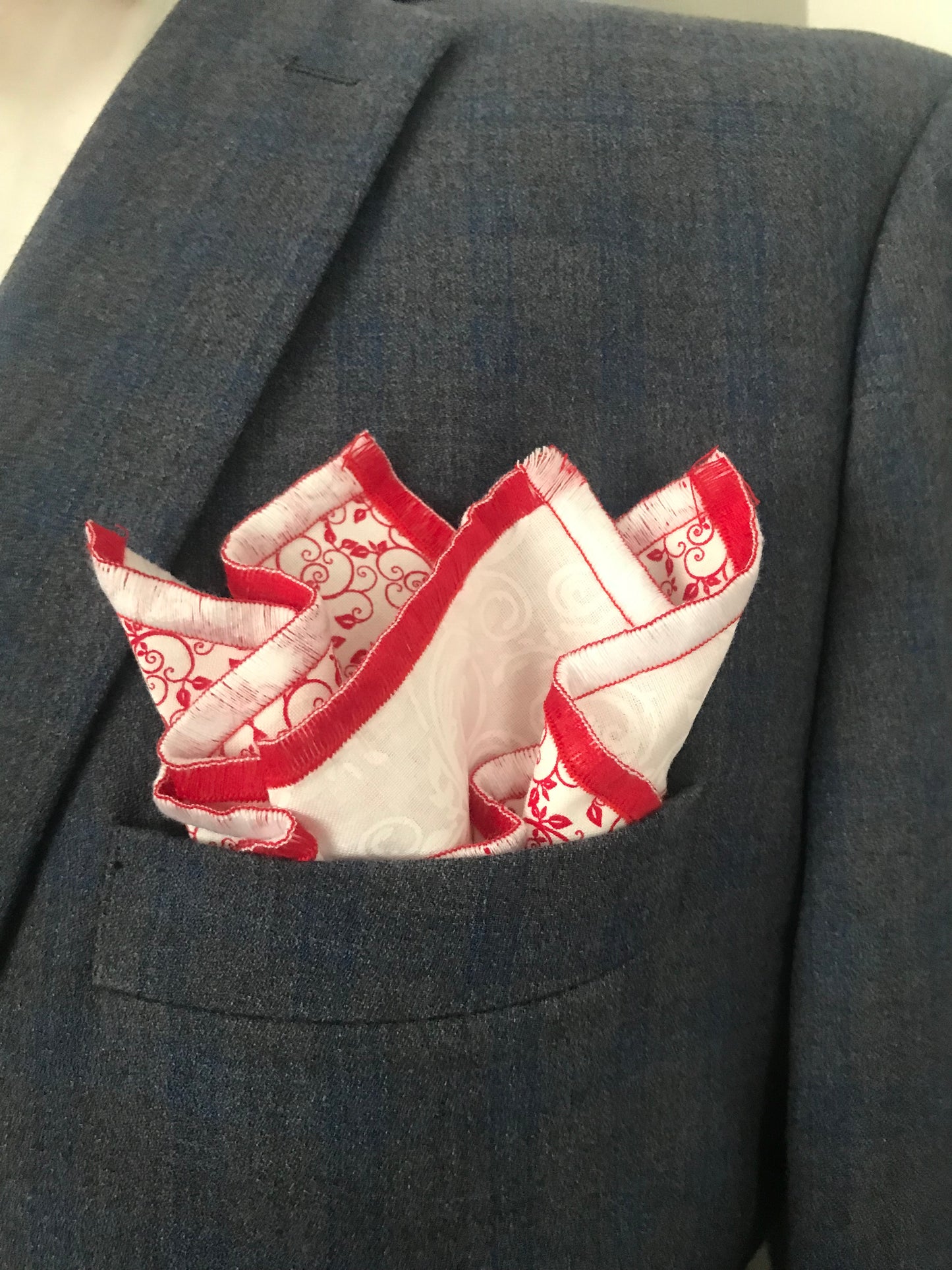 Red and white reversible Bowtie set (FATBOW)