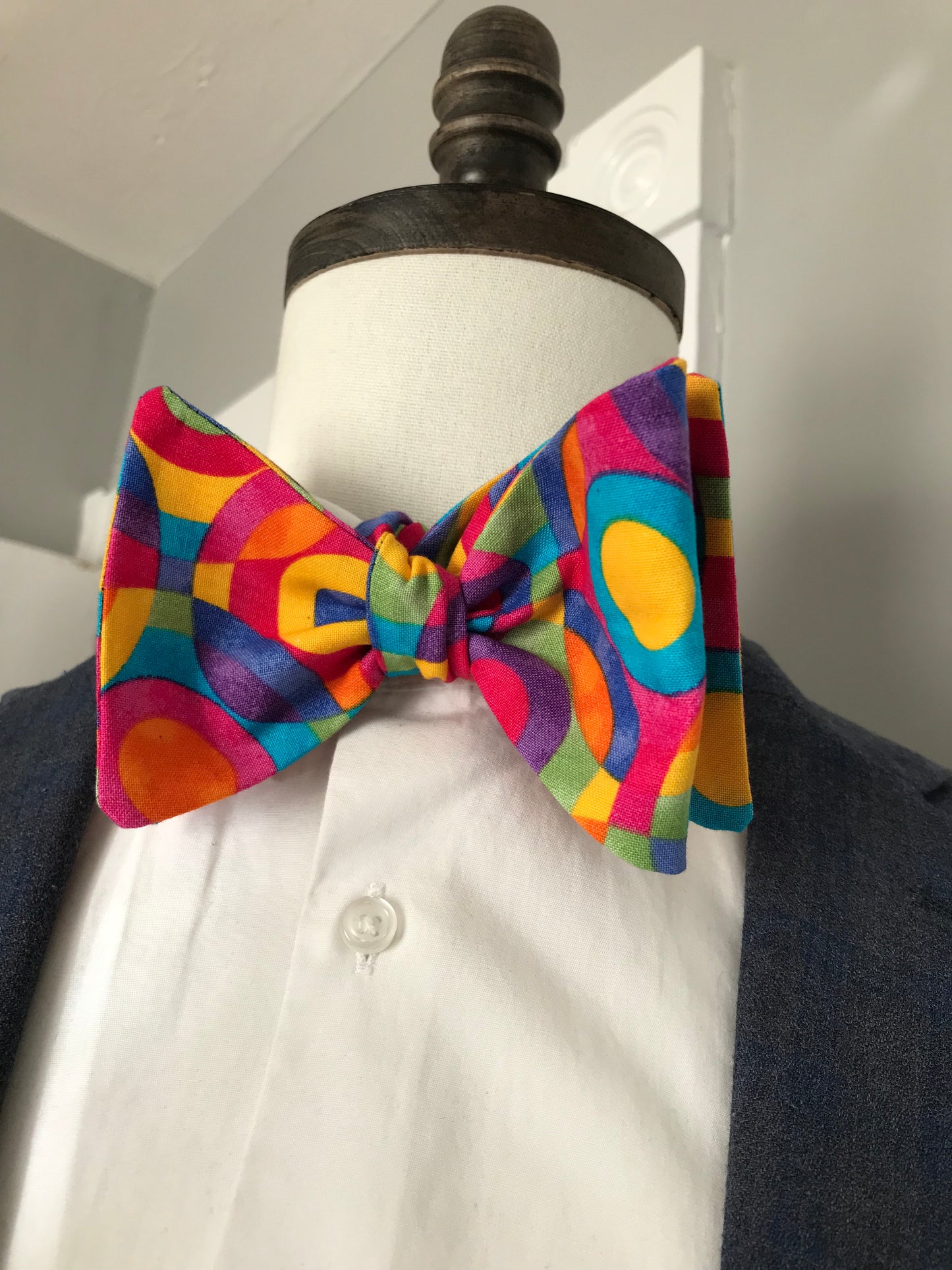 Multi color print Bowtie Set