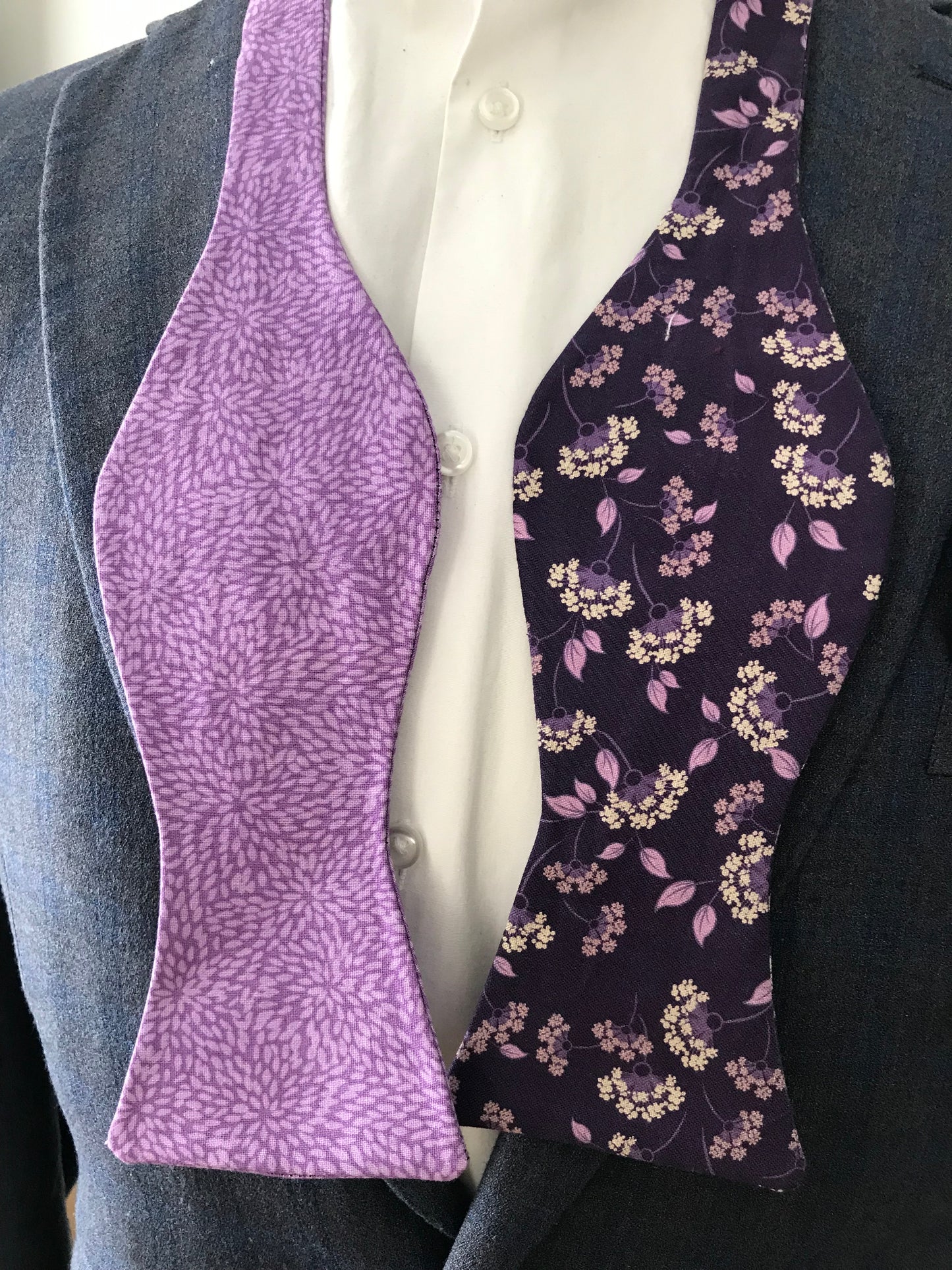 Purple print and light purple reversible Bowtie set (FATBOW)