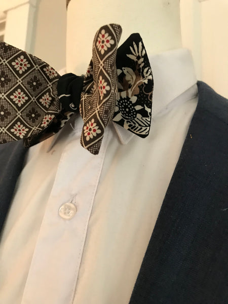 Deep brown print with black and brown print reversible Bowtie set