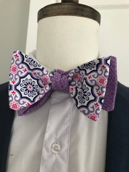 Deep purple with white and lavender print reversible Bowtie set